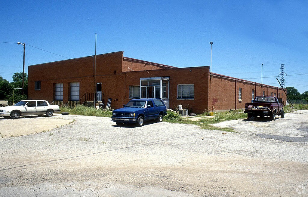 1000 Sargent Rd Dallas, TX 75203 Industrial Property for Lease on