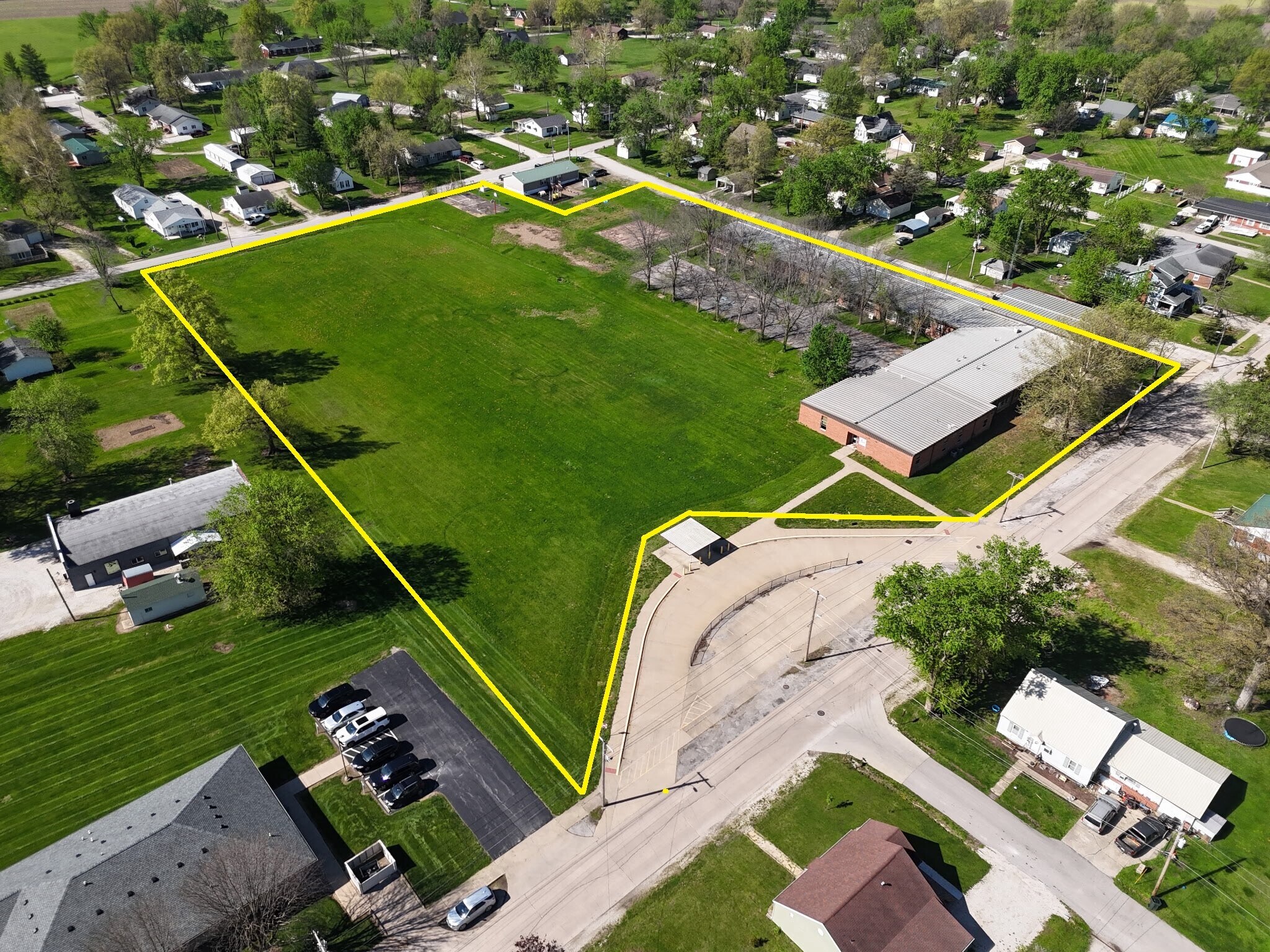 111 W College Ave, Shelbina, MO for Sale