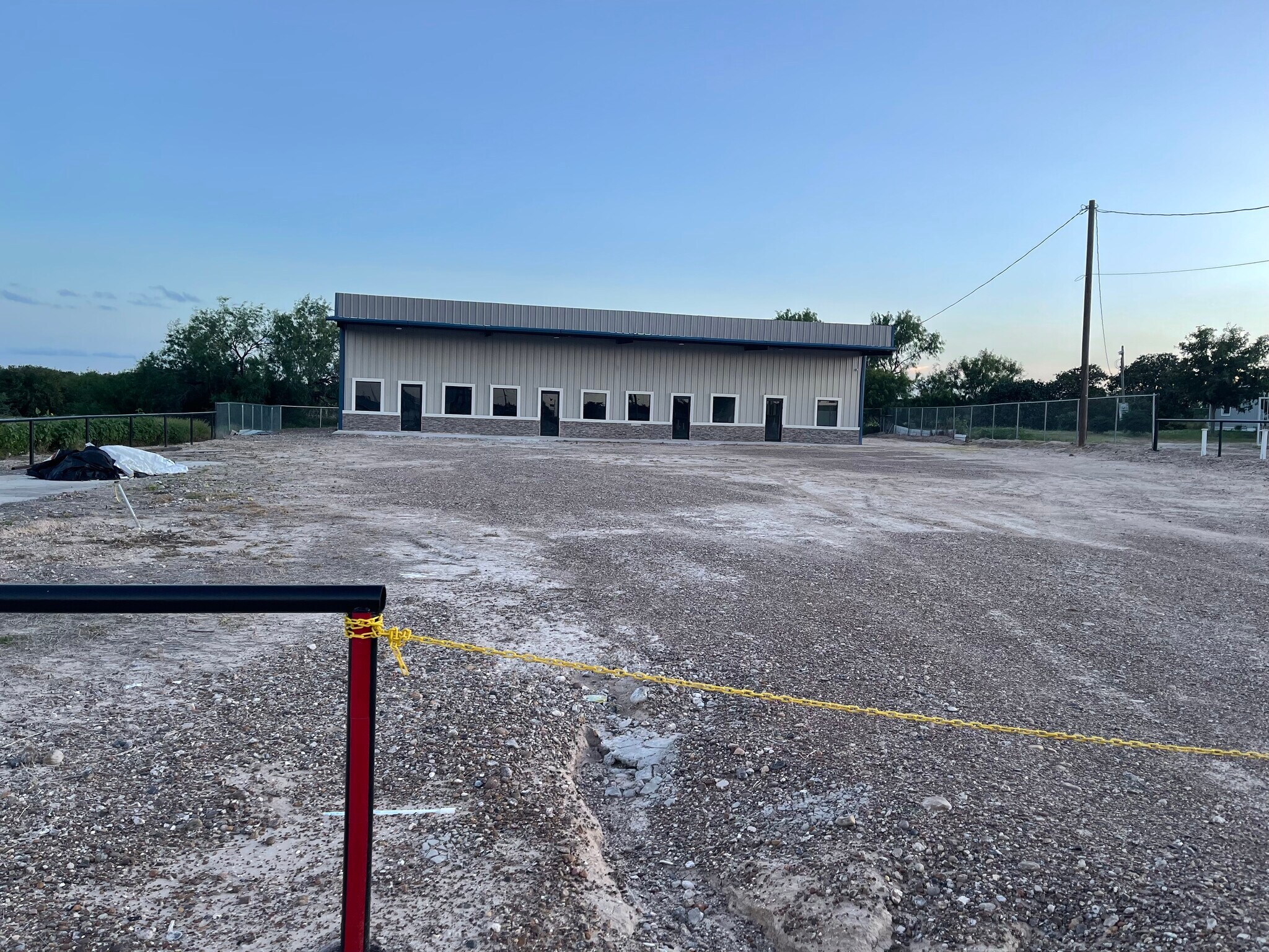 938 E Expressway 83, Sullivan City, TX for Rent