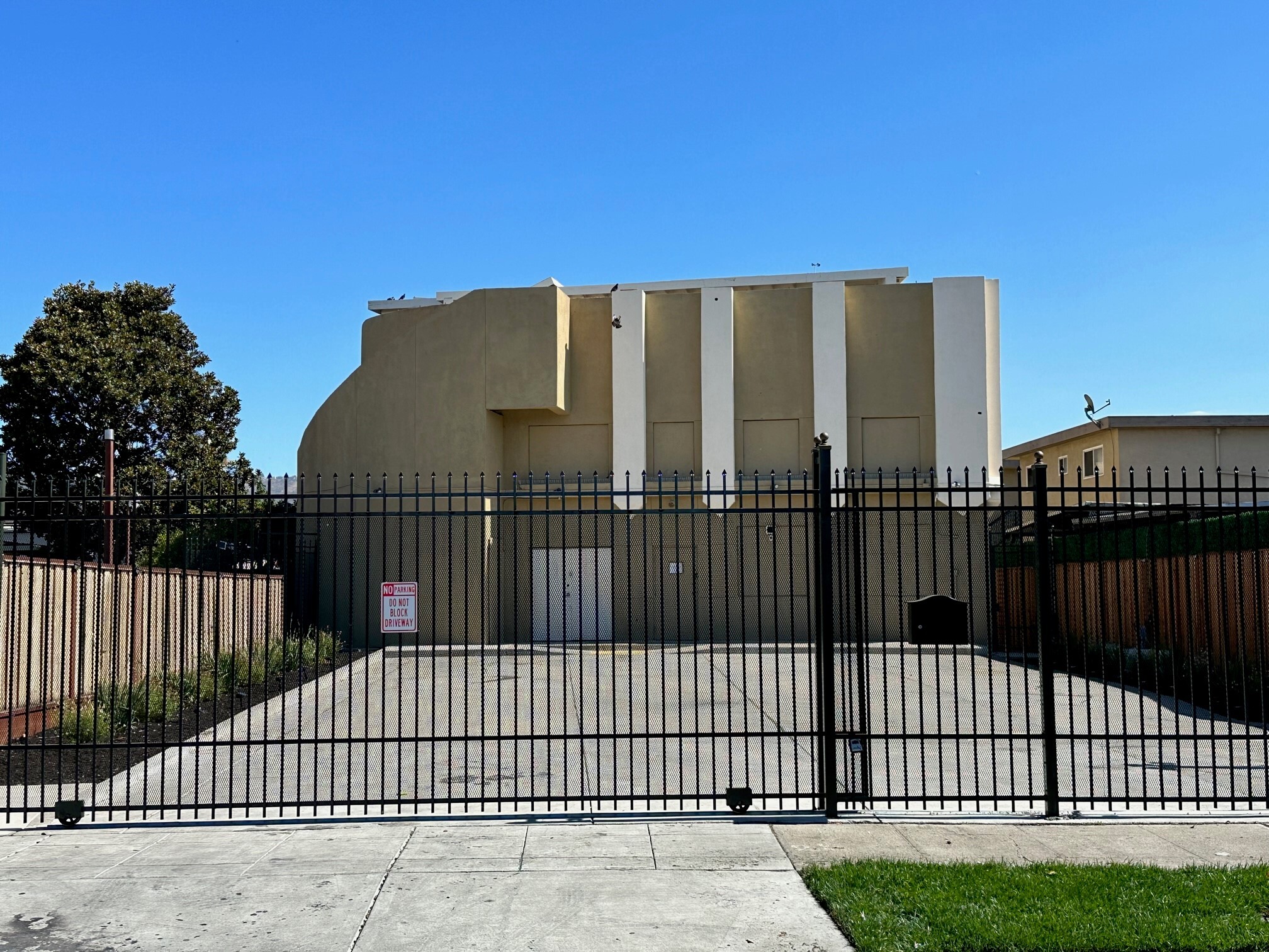 8024 Rudsdale St, Oakland, CA for Sale