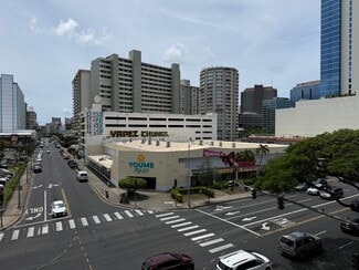 Honolulu, HI Retail - 711 Keeaumoku St