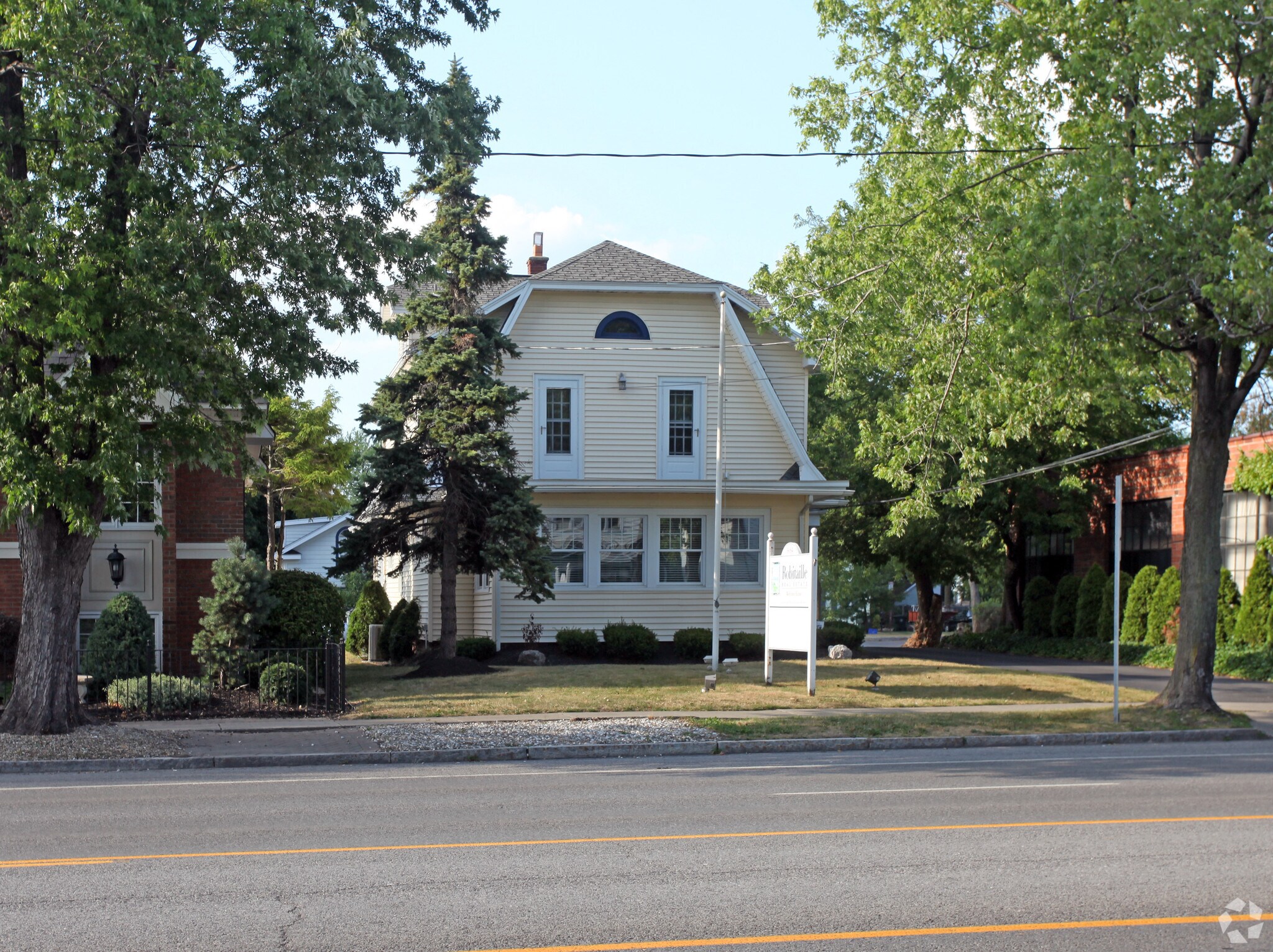 5684 Main St, Williamsville, NY for Sale