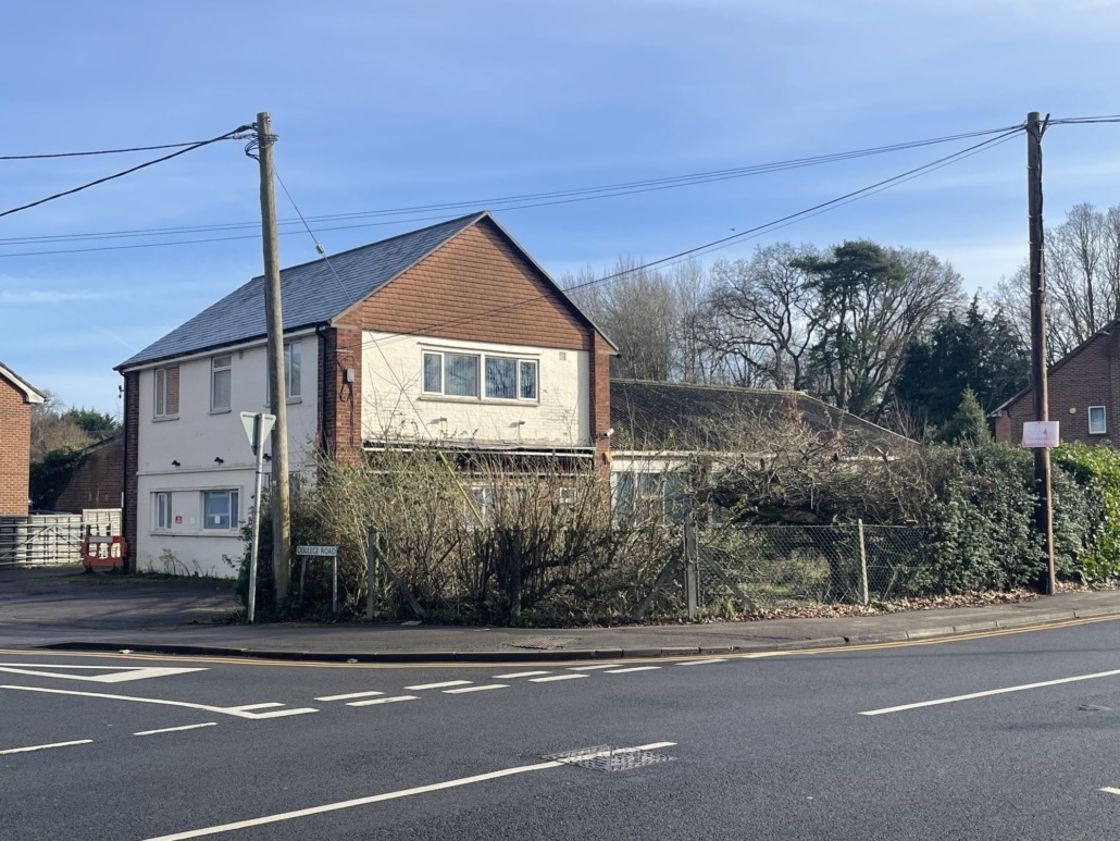 339 Yorktown Rd, Sandhurst, BKS for Sale