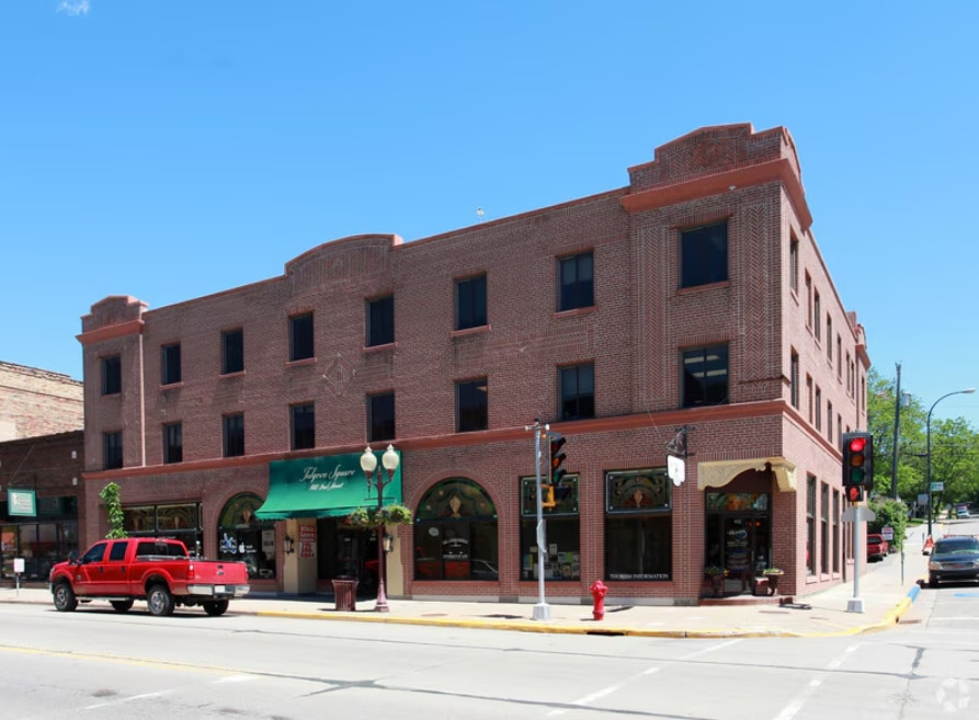 502 2nd St, Hudson, WI for Sale