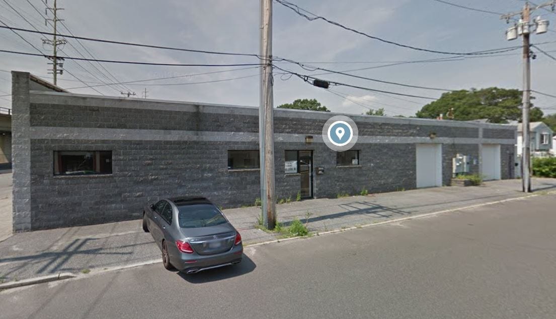 190 E Hoffman Ave, Lindenhurst, NY for Rent