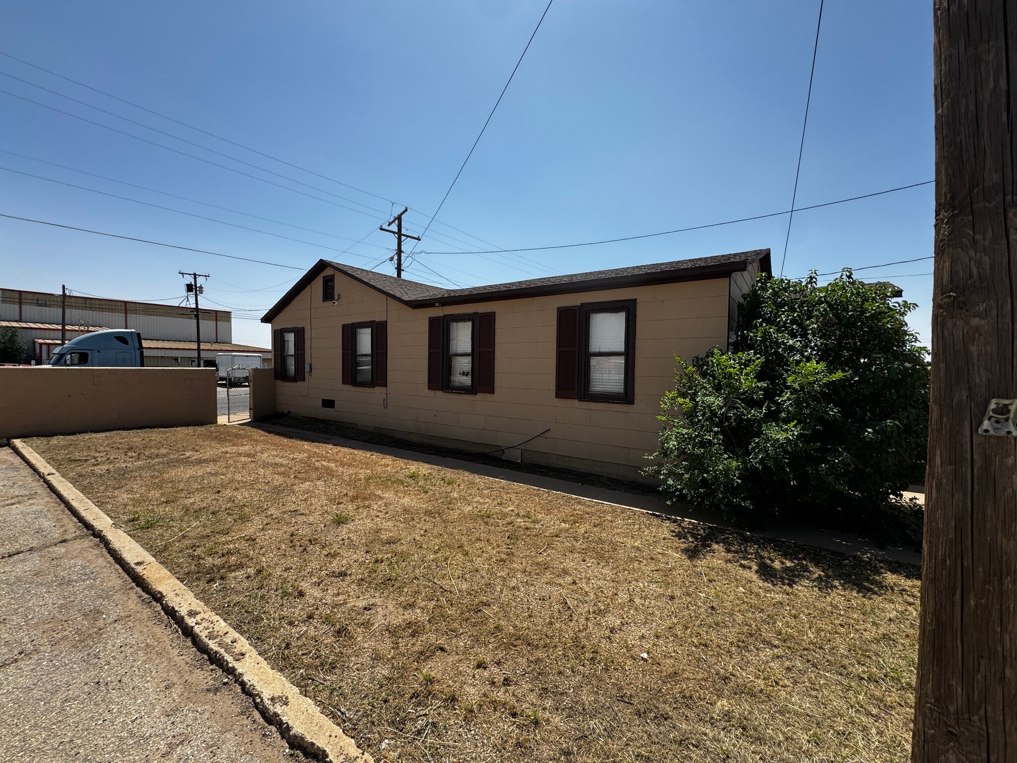 911 S Grimes St, Hobbs, NM for Rent