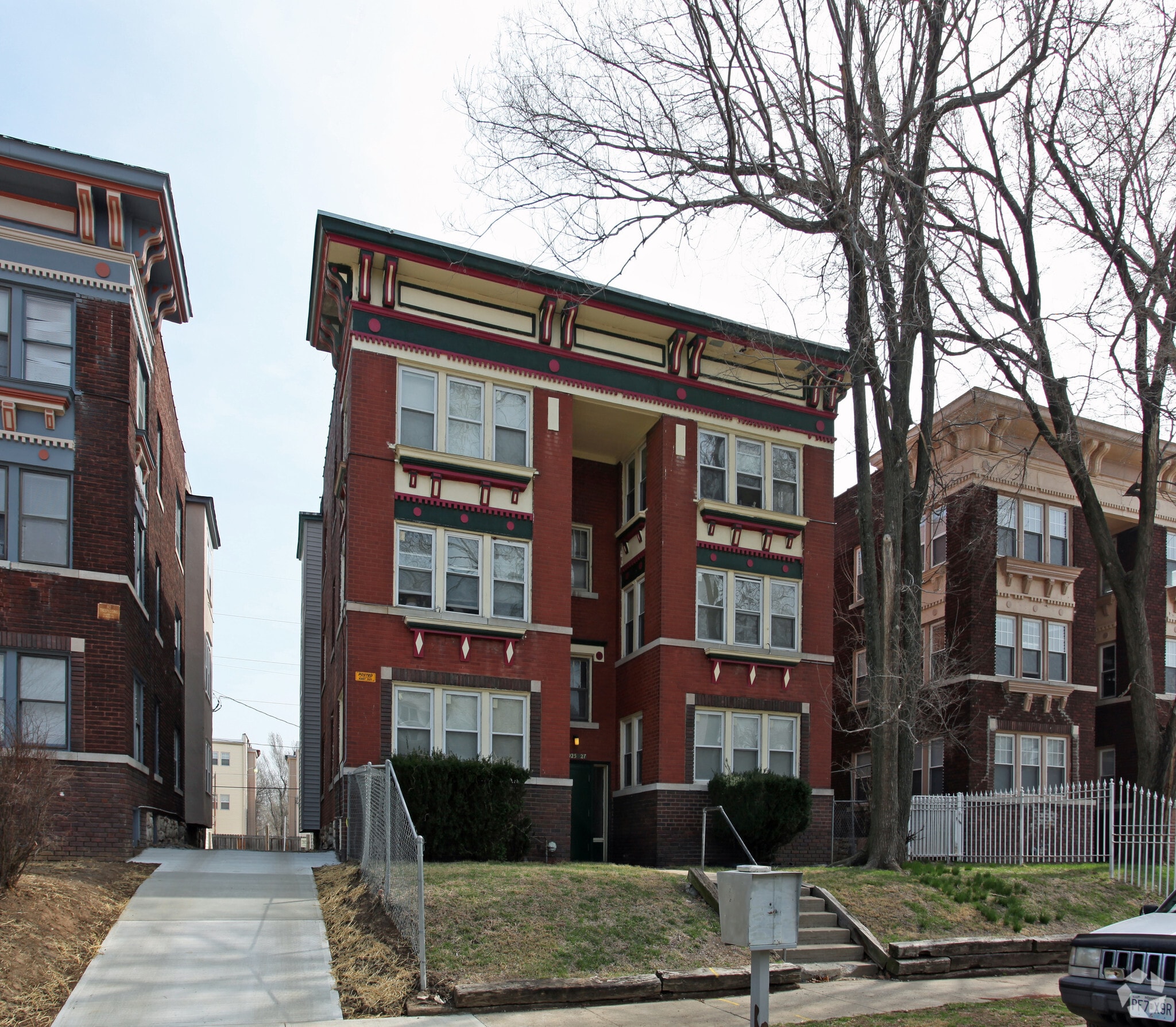 4025-4027 Harrison St, Kansas City, MO for Sale