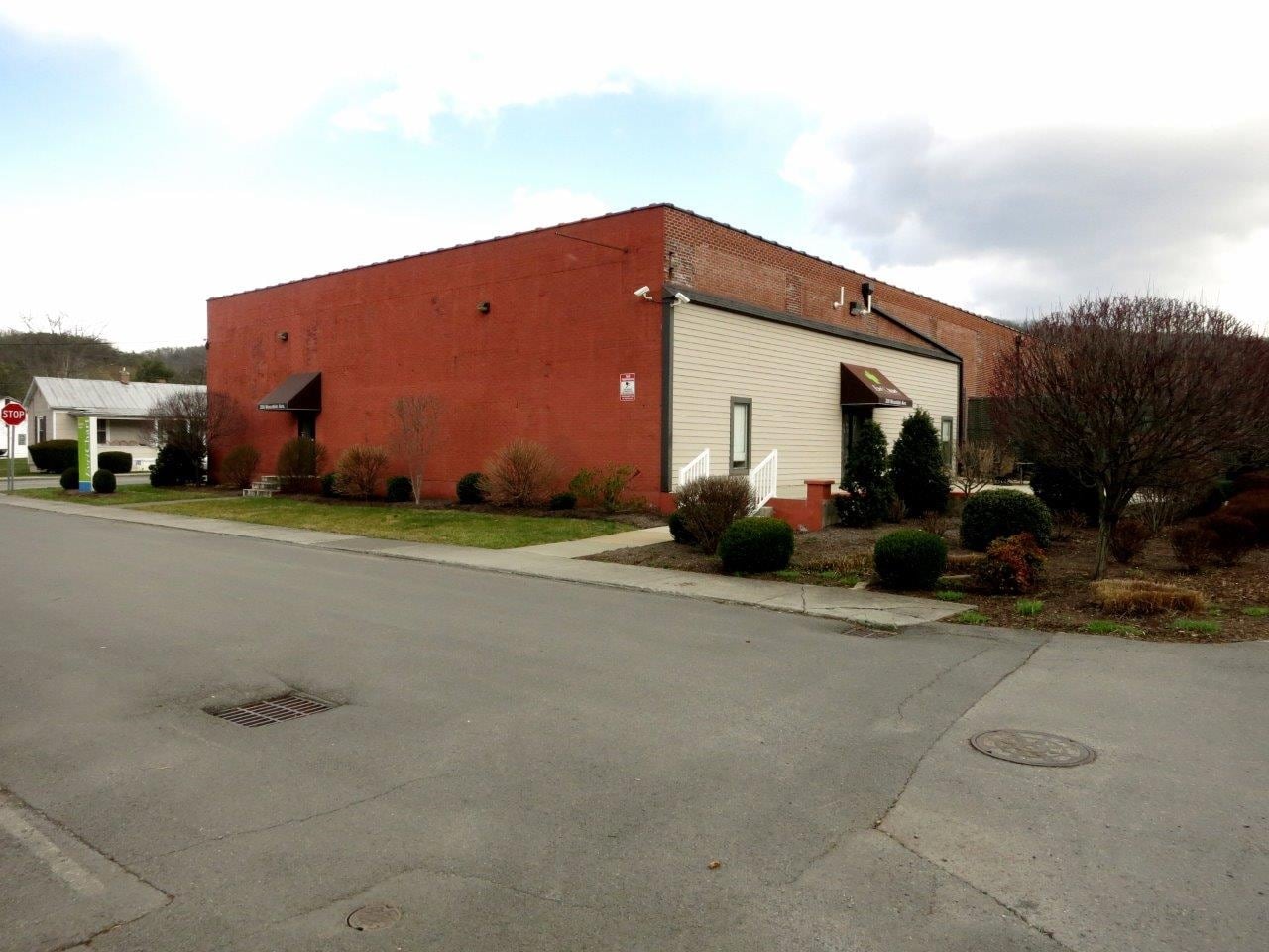 362 Mountain Ave, White Sulphur Springs, WV for Sale