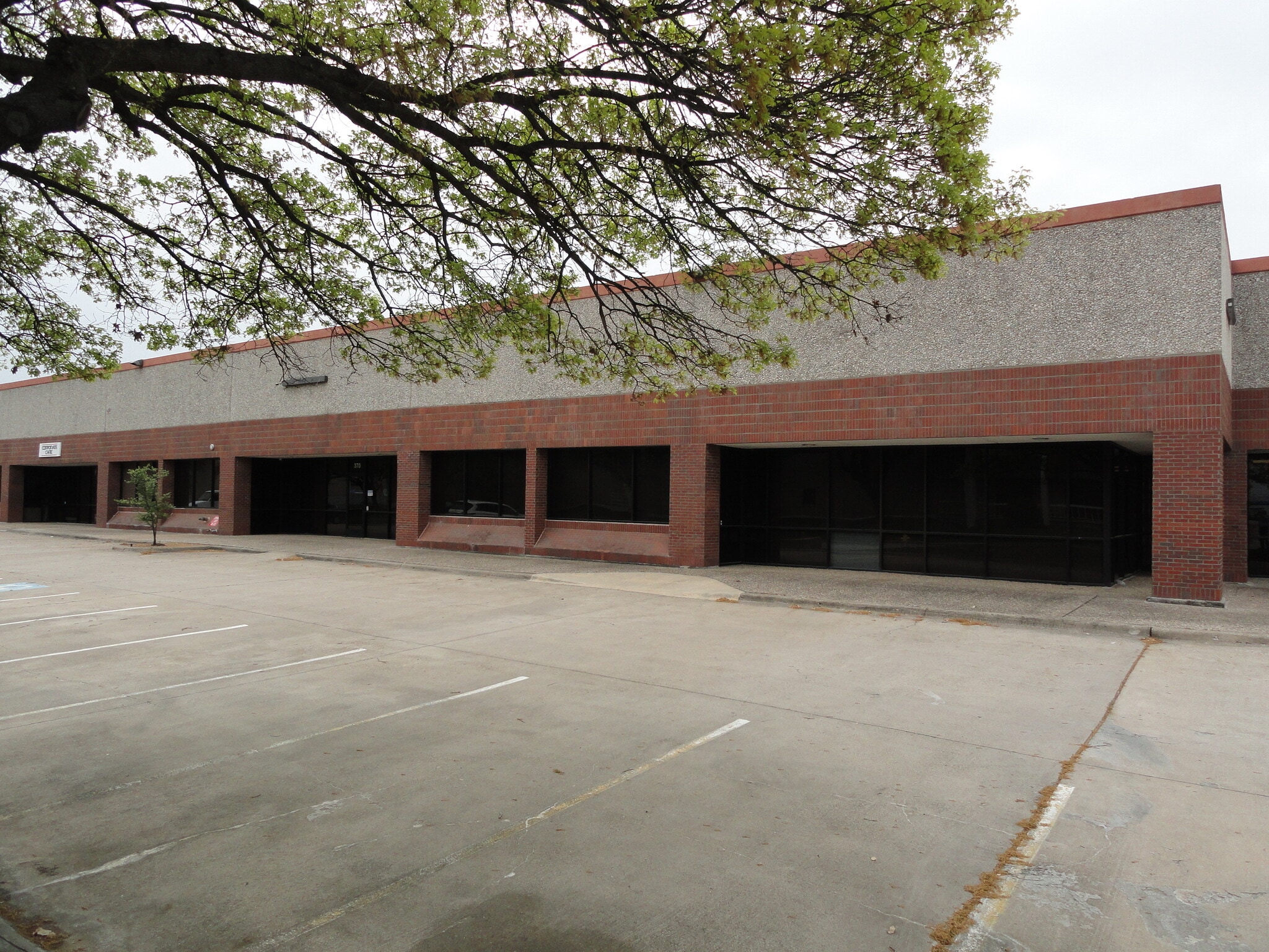 2105 Luna Rd, Carrollton, TX for Rent