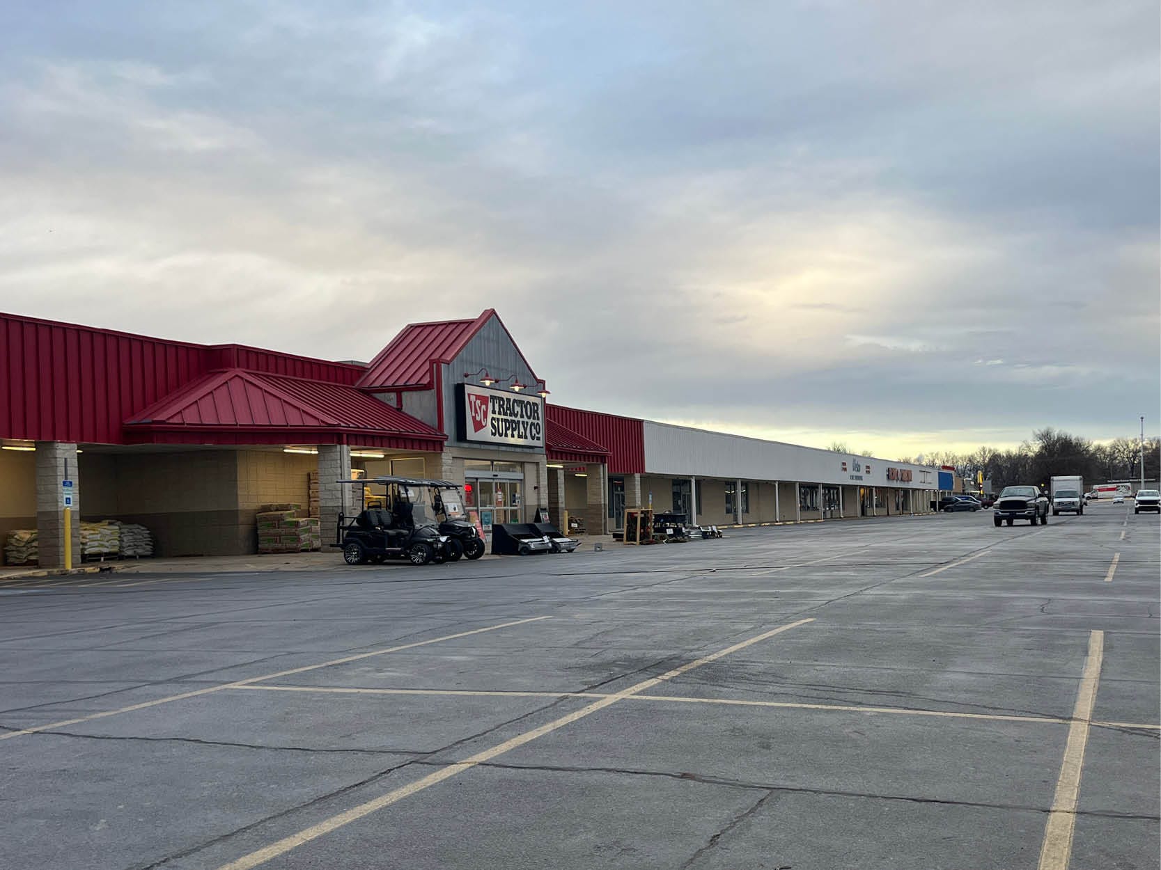 1401 S Santa Fe Ave, Chanute, KS for Sale