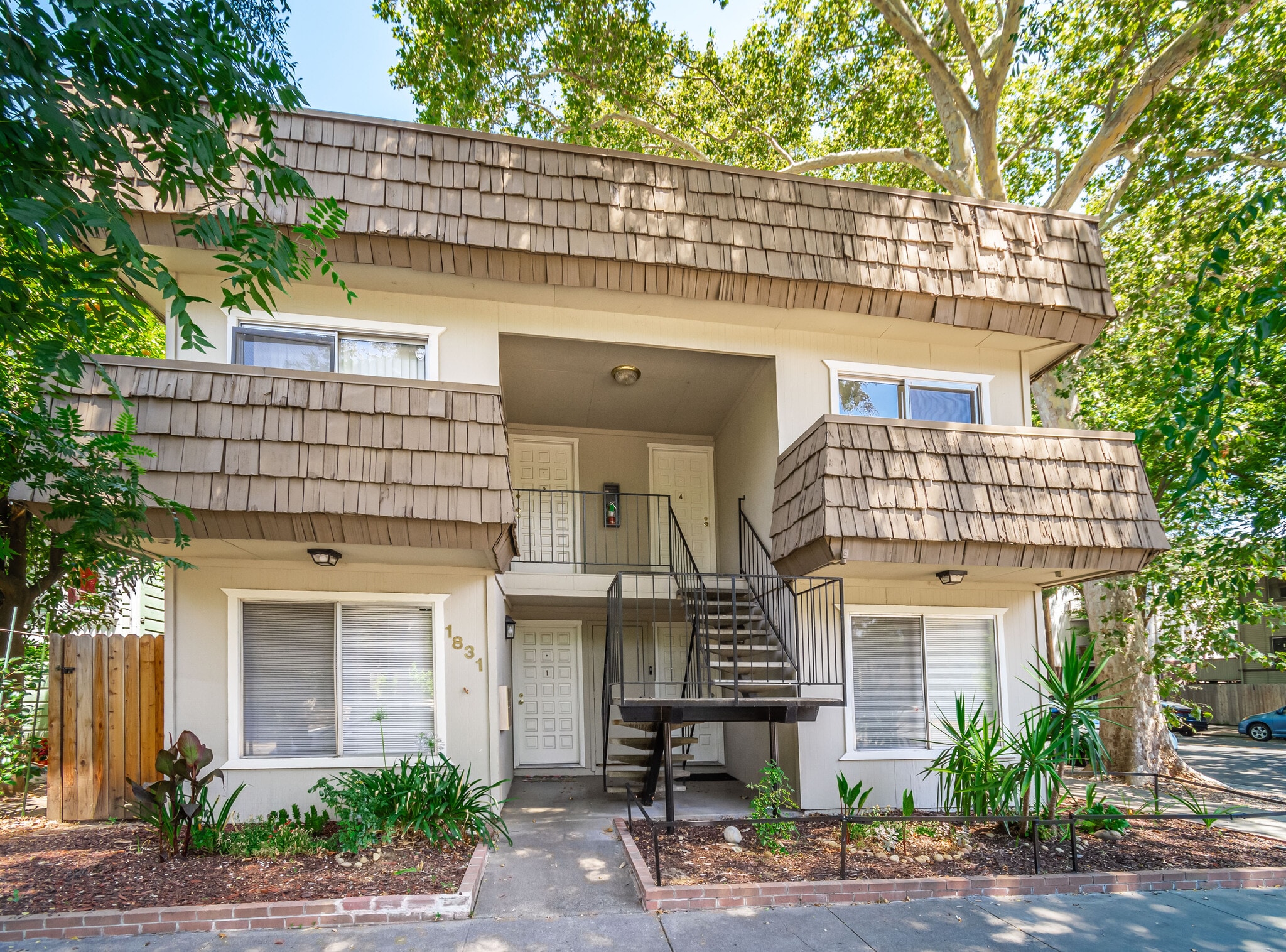 1829 H St, Sacramento, CA for Sale