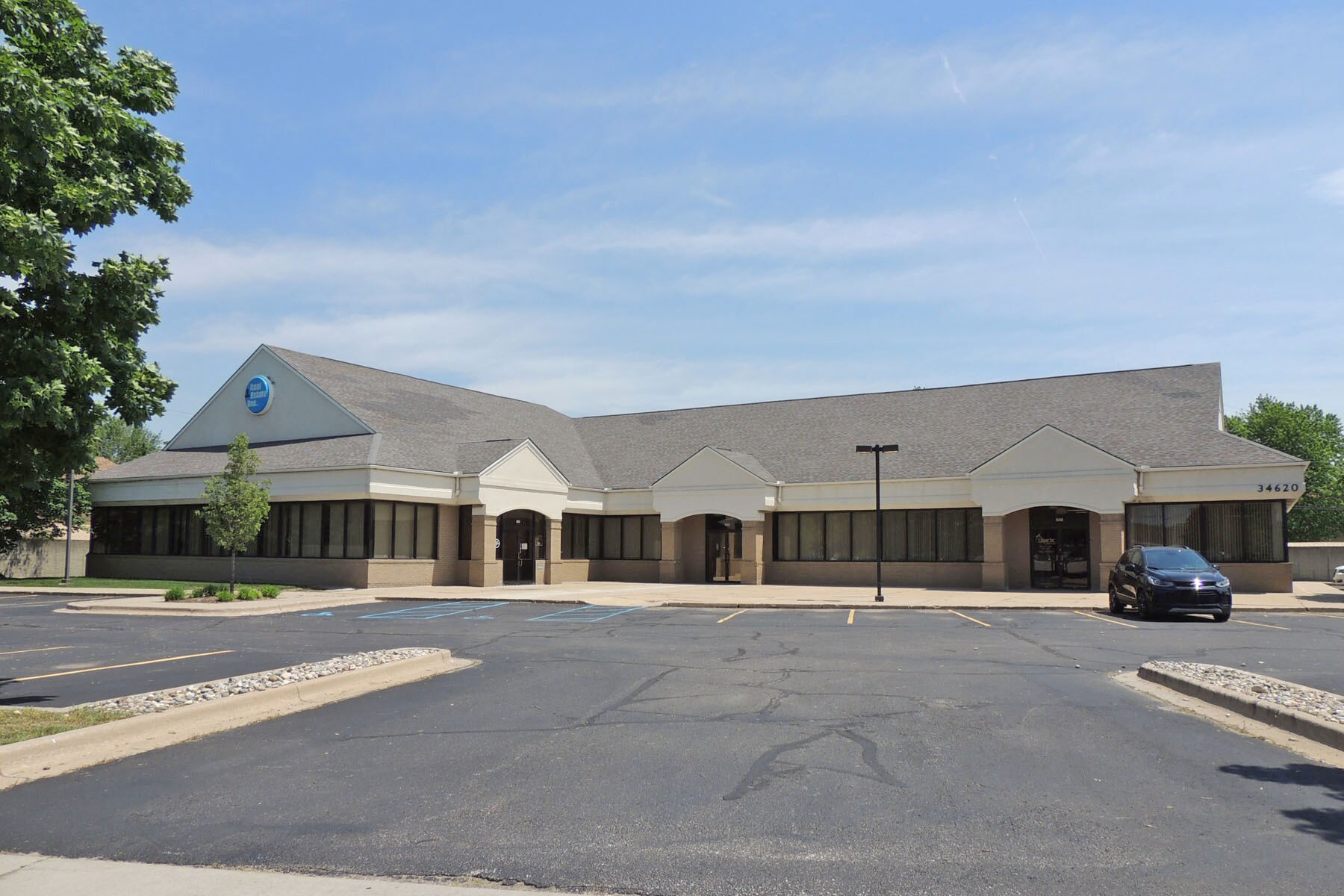 34620 Utica Rd, Fraser, MI for Rent