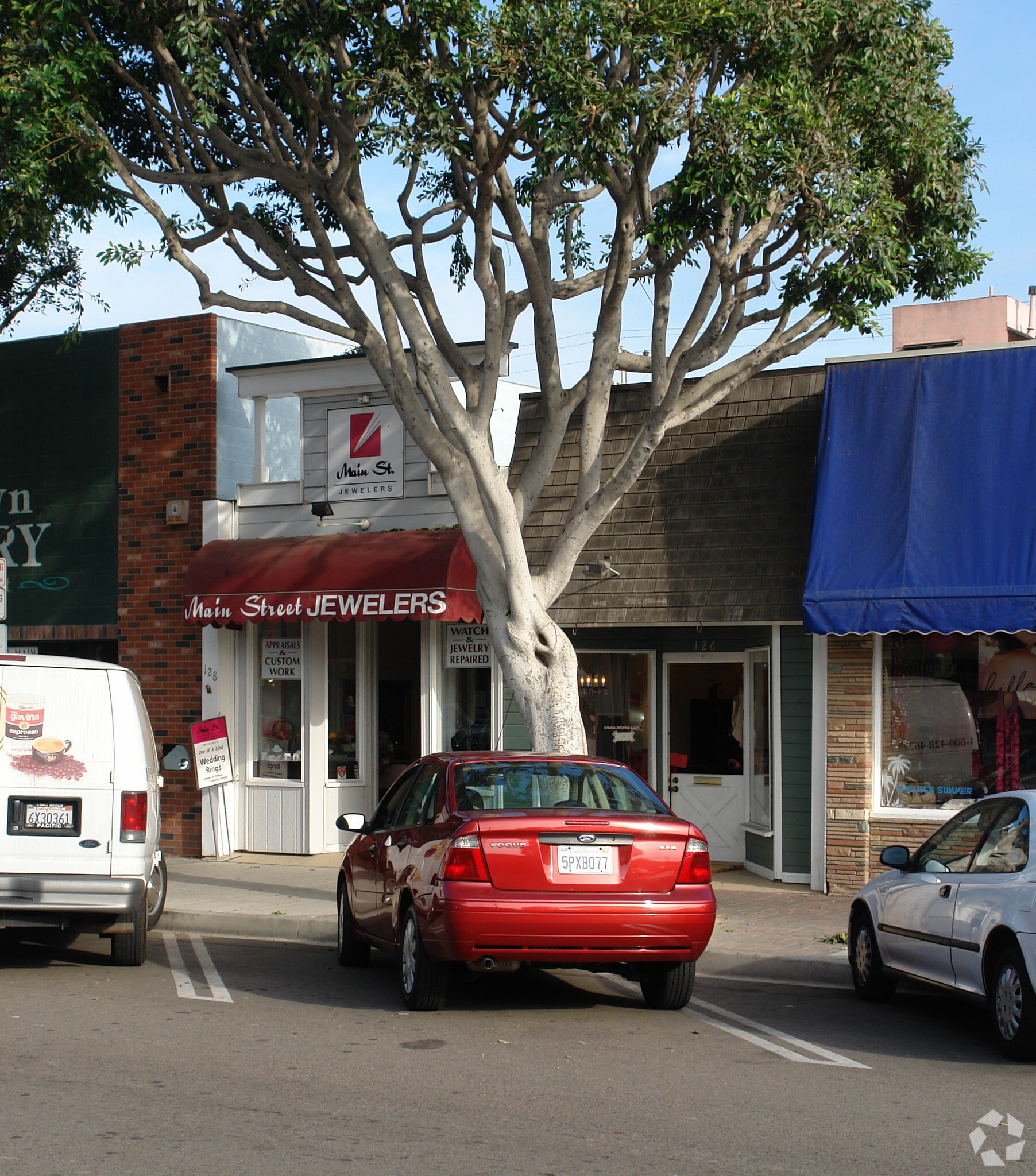 126-128 Main St, Seal Beach, CA for Rent