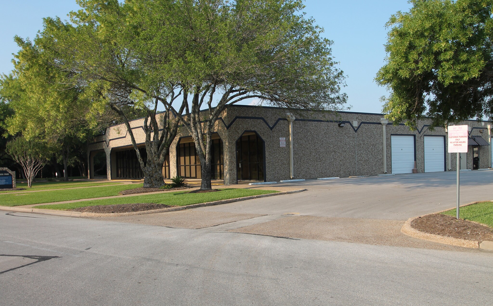 5321 Industrial Oaks Blvd Austin, TX 78735 Flex Property for Lease on