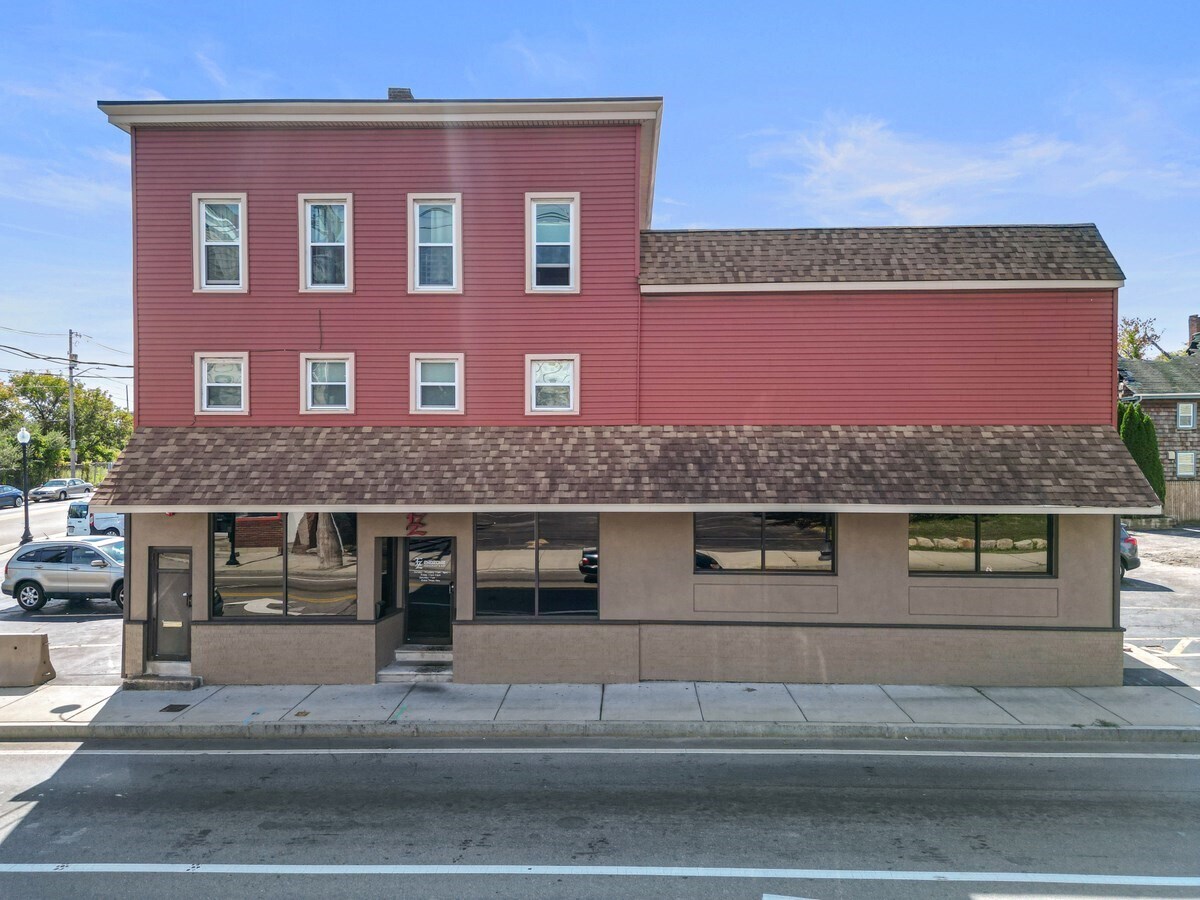 218 Coggeshall St, New Bedford, MA for Sale