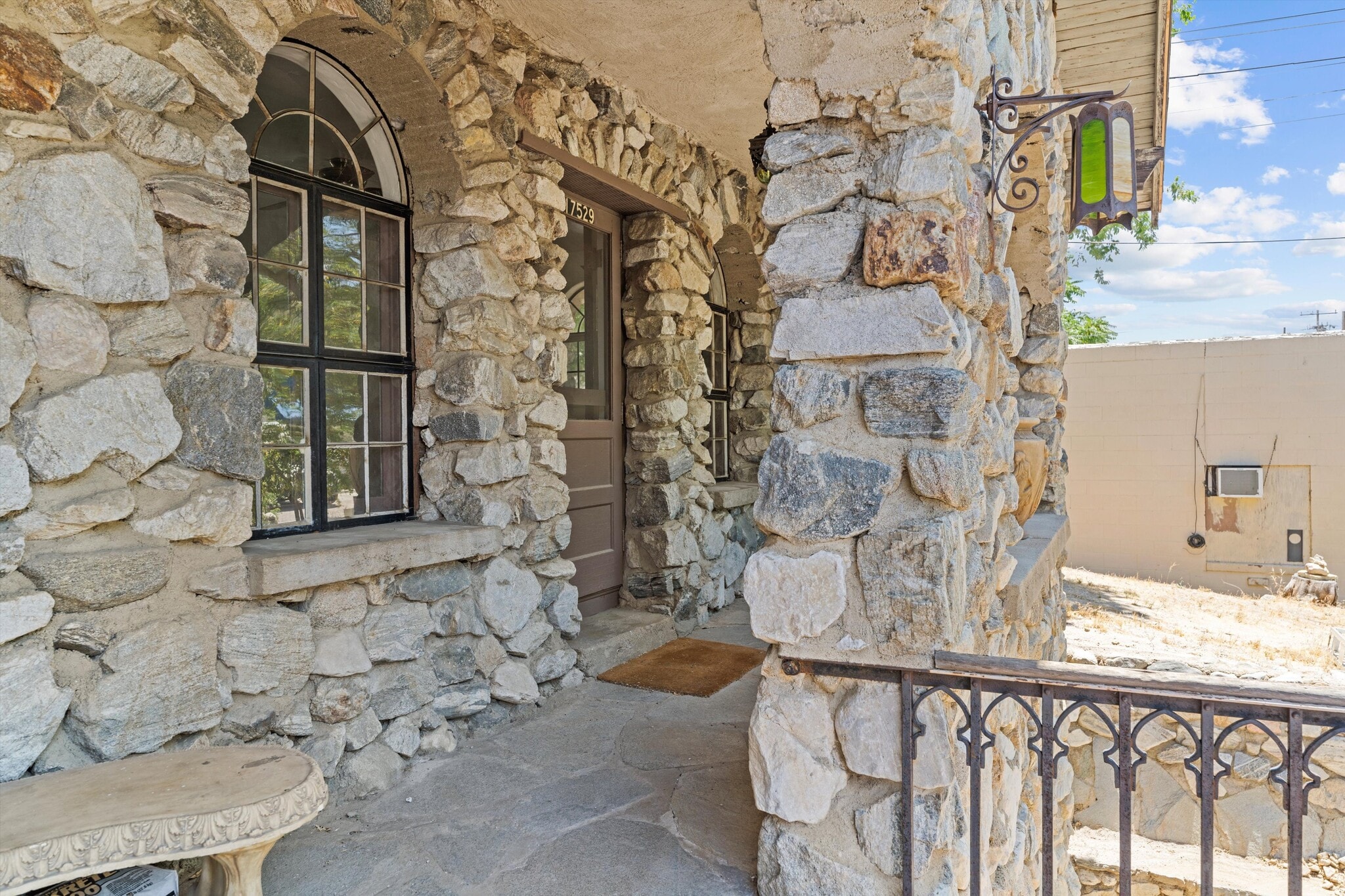 17539 Elizabeth Lake Rd, Lake Hughes, CA for Sale