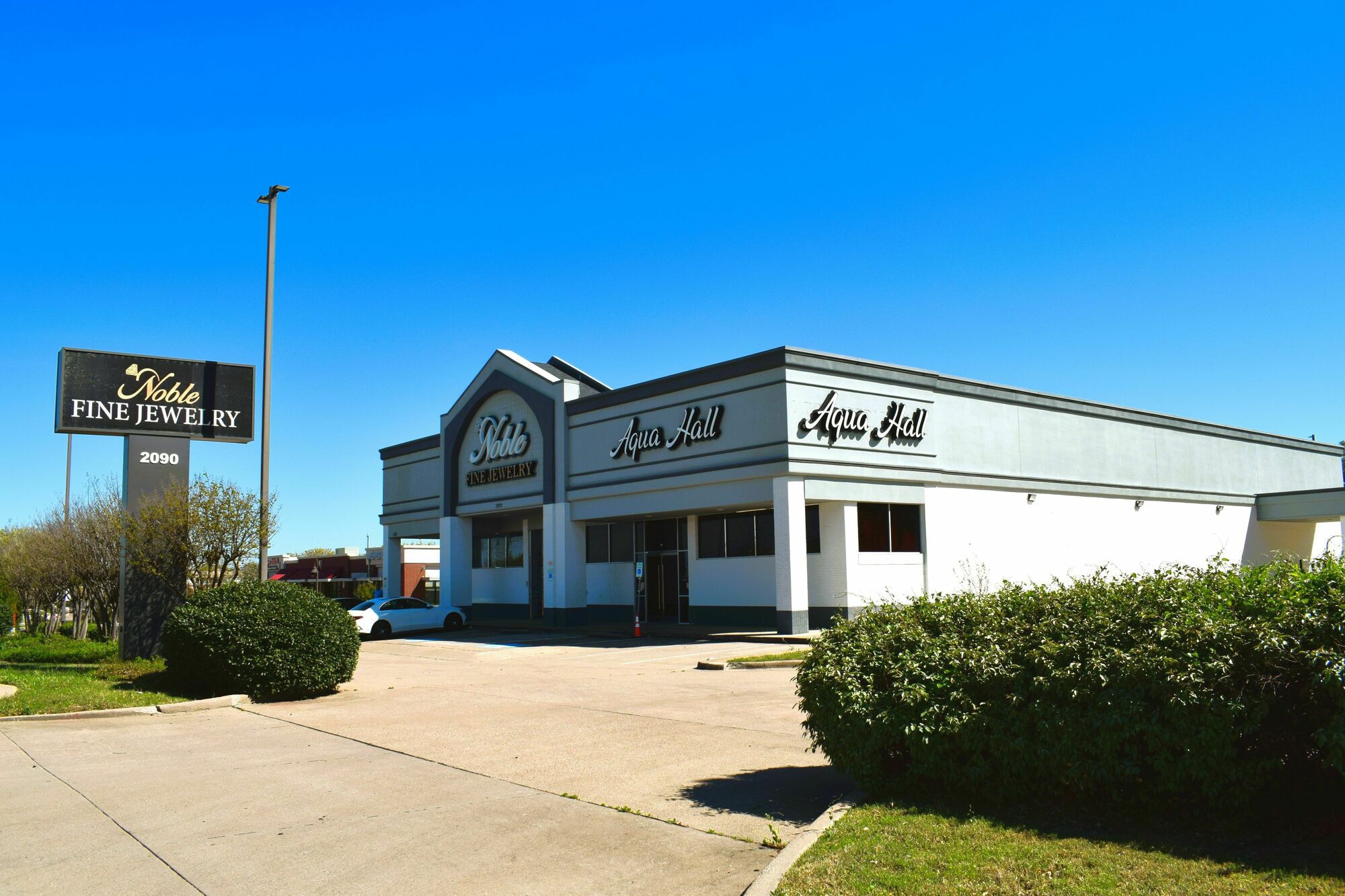 2090 E Arapaho Rd, Richardson, TX for Sale