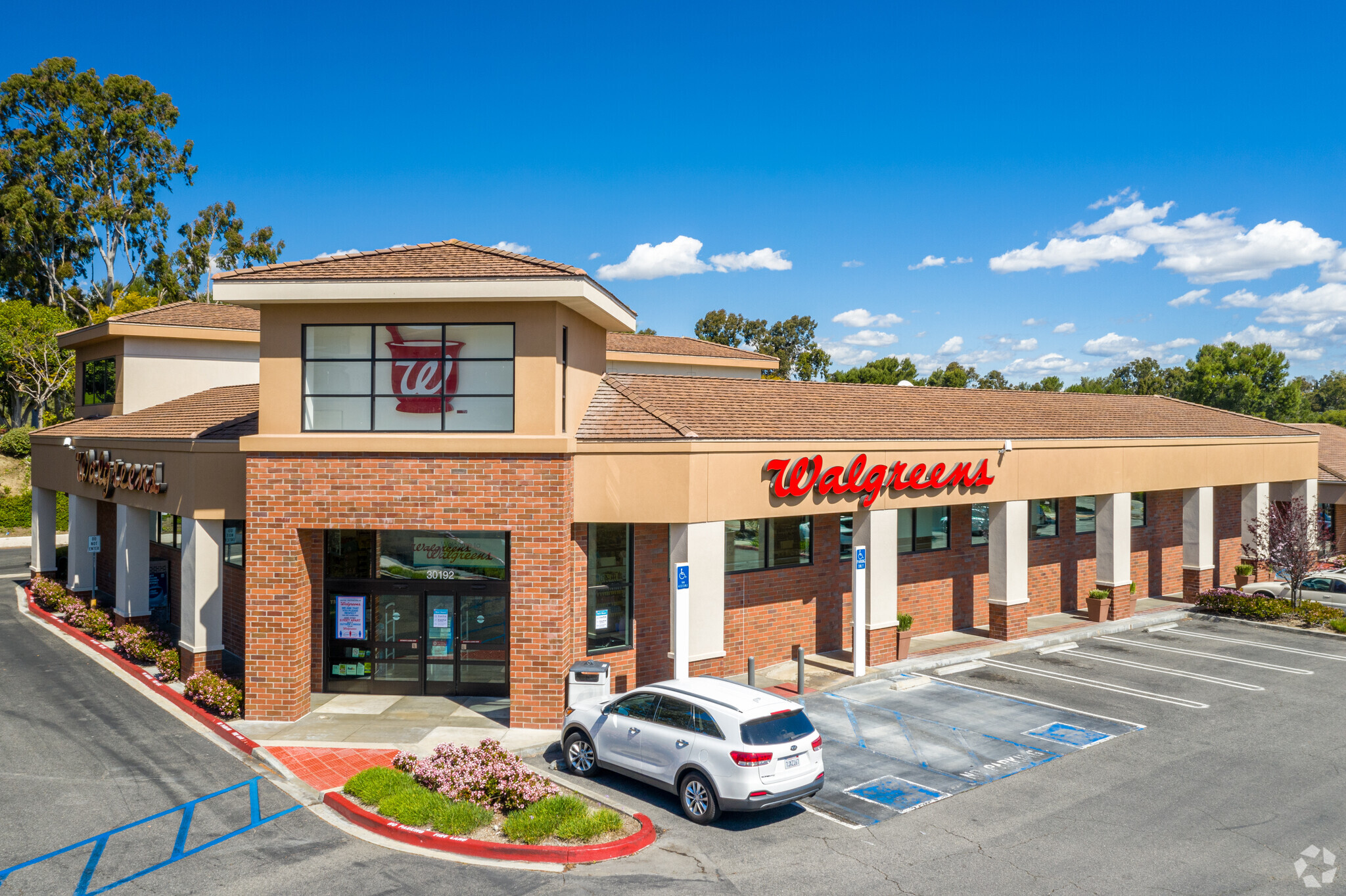 30000-30030 Town Center Dr, Laguna Niguel, CA for Rent