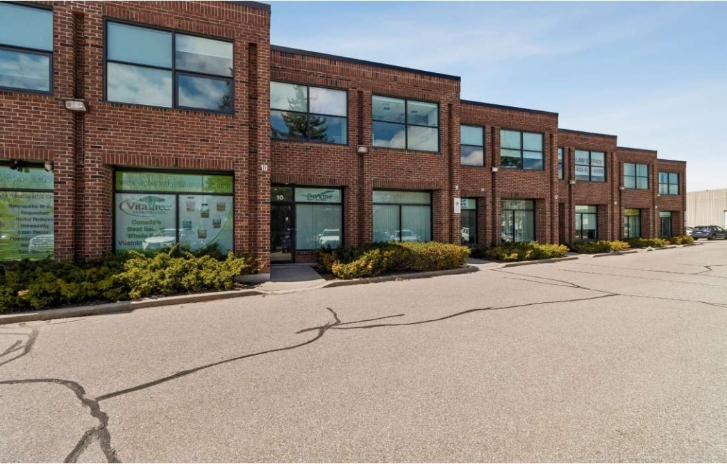 242 Applewood Cres, Vaughan, ON for Sale