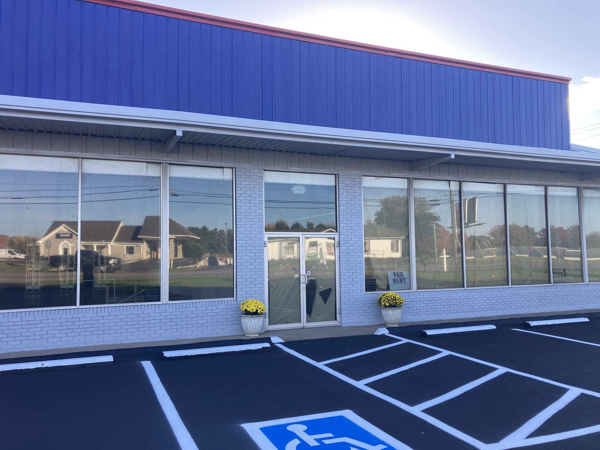 911 S Main St, Franklin, KY for Rent