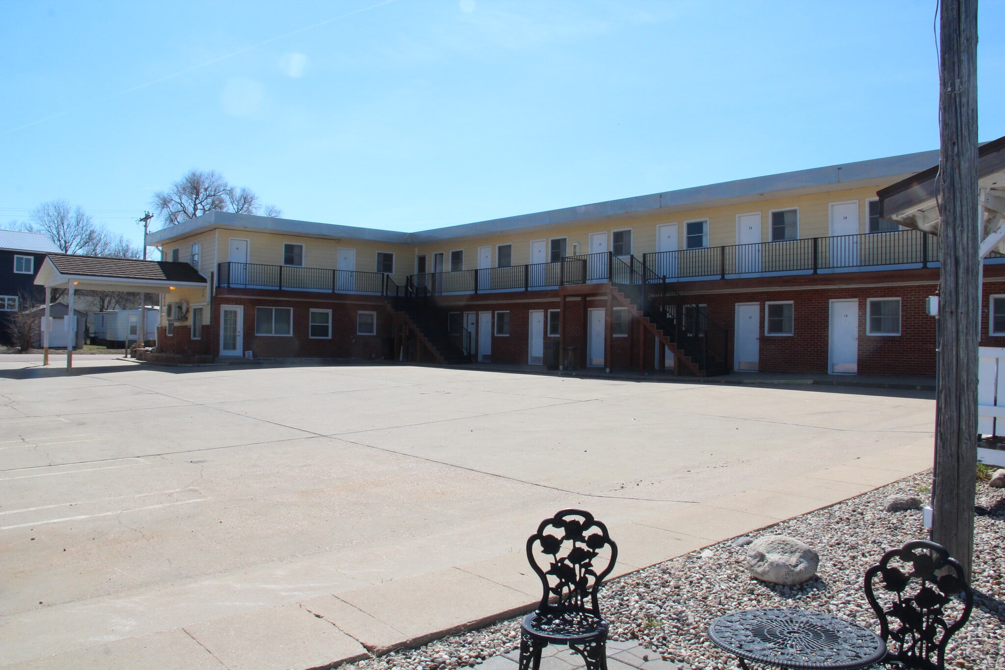 115 N River St, Chamberlain, SD for Sale