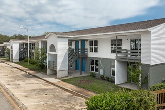 Pensacola, FL Apartments - 4600 Twin Oaks Dr