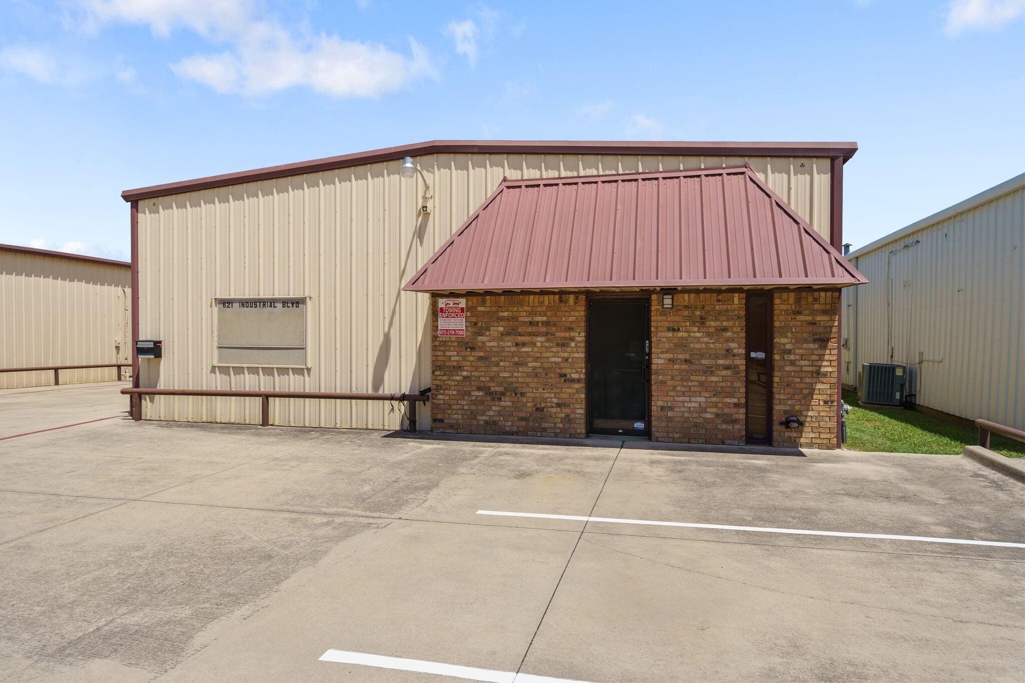 621 Industrial Blvd, Grapevine, TX for Rent