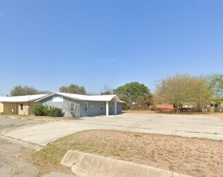 Devine, TX Office/Medical - 200 W College Ave