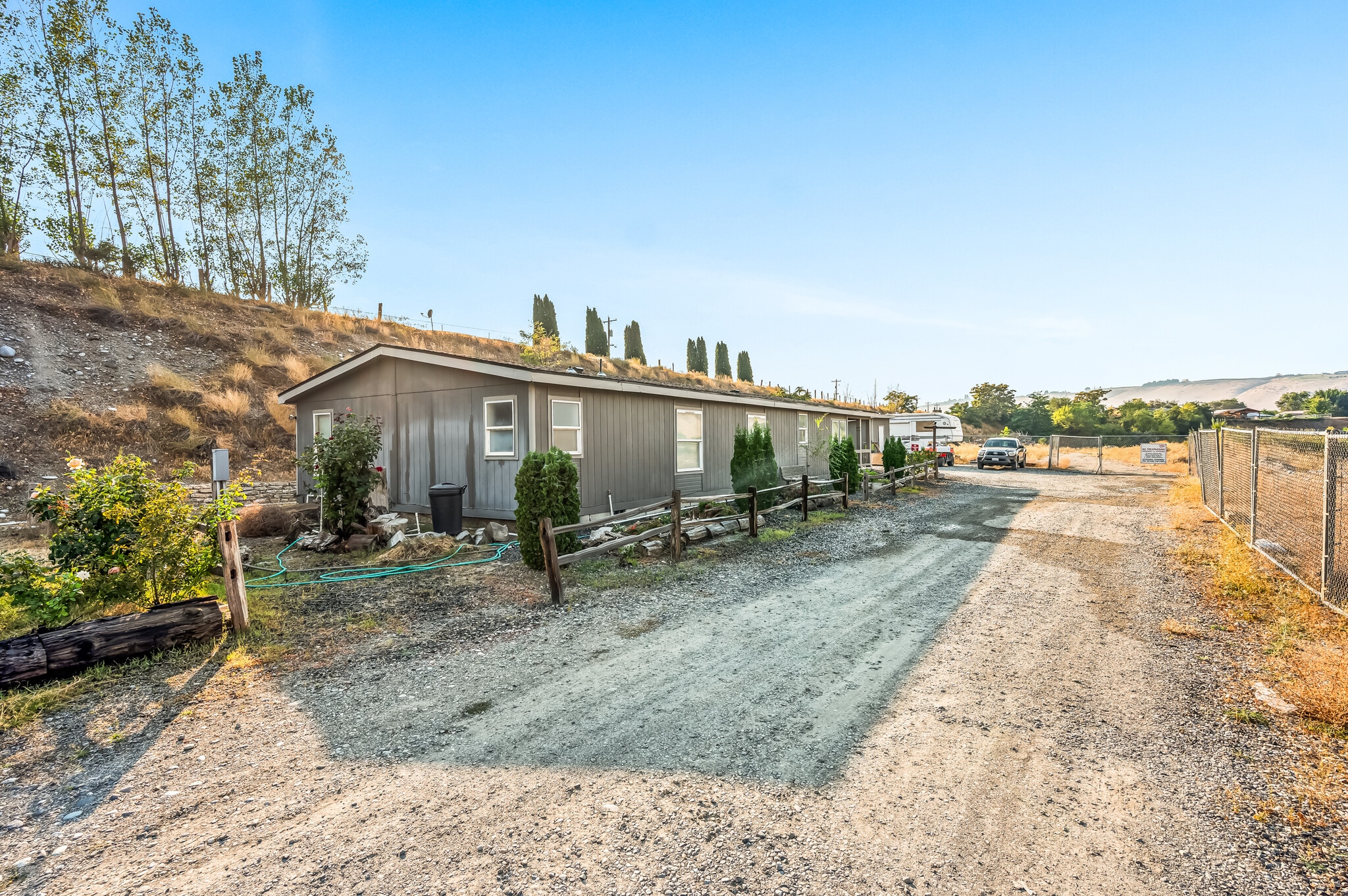 401 Parkway Dr, Rock Island, WA for Sale