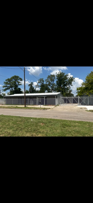 Houston, TX Manufacturing - 7001 Weaver Rd