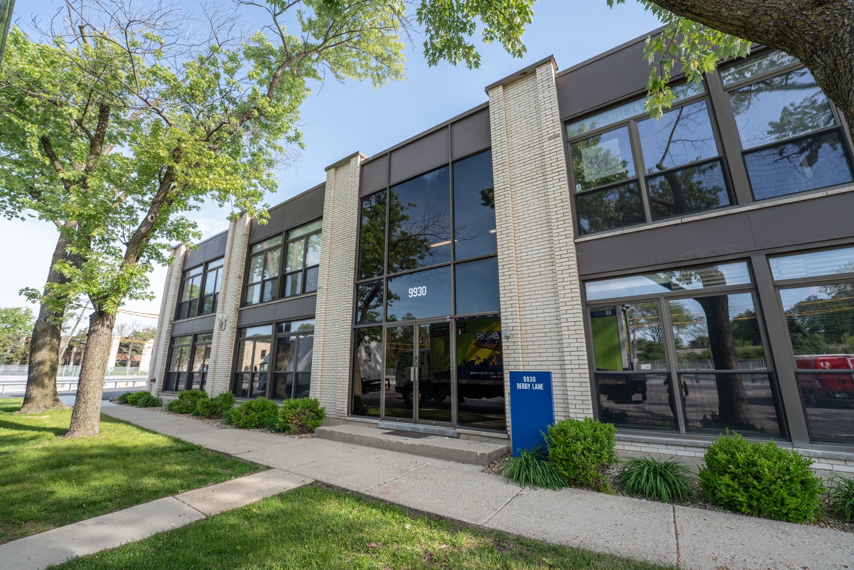 9930 Derby Ln, Westchester, IL for Sale