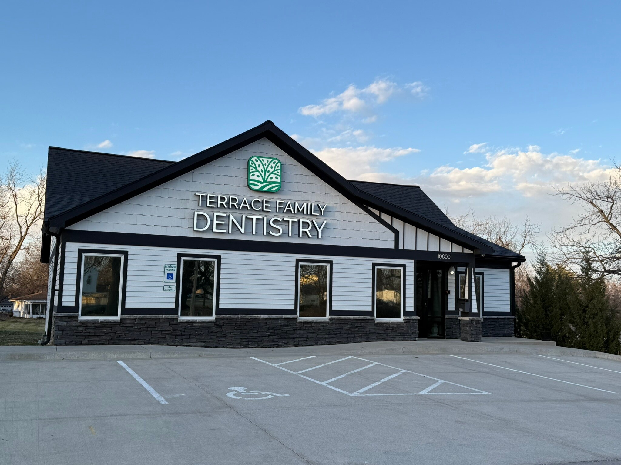 10800 E 77th Ter, Raytown, MO for Sale