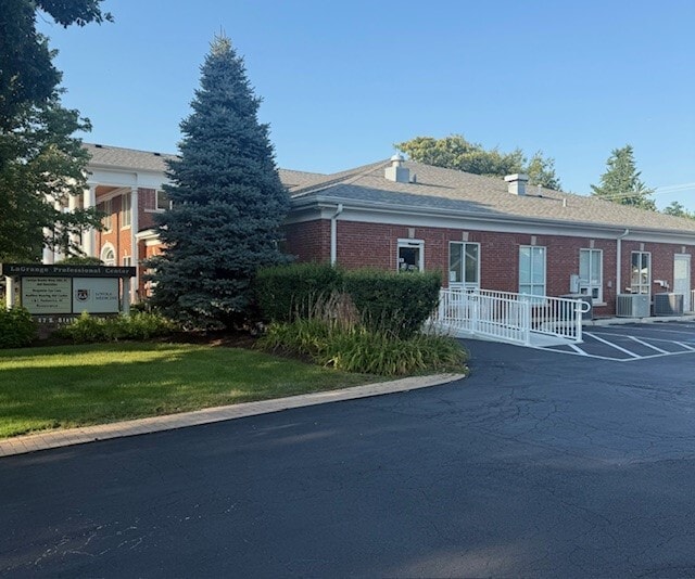 47 S 6th Ave, La Grange, IL for Rent