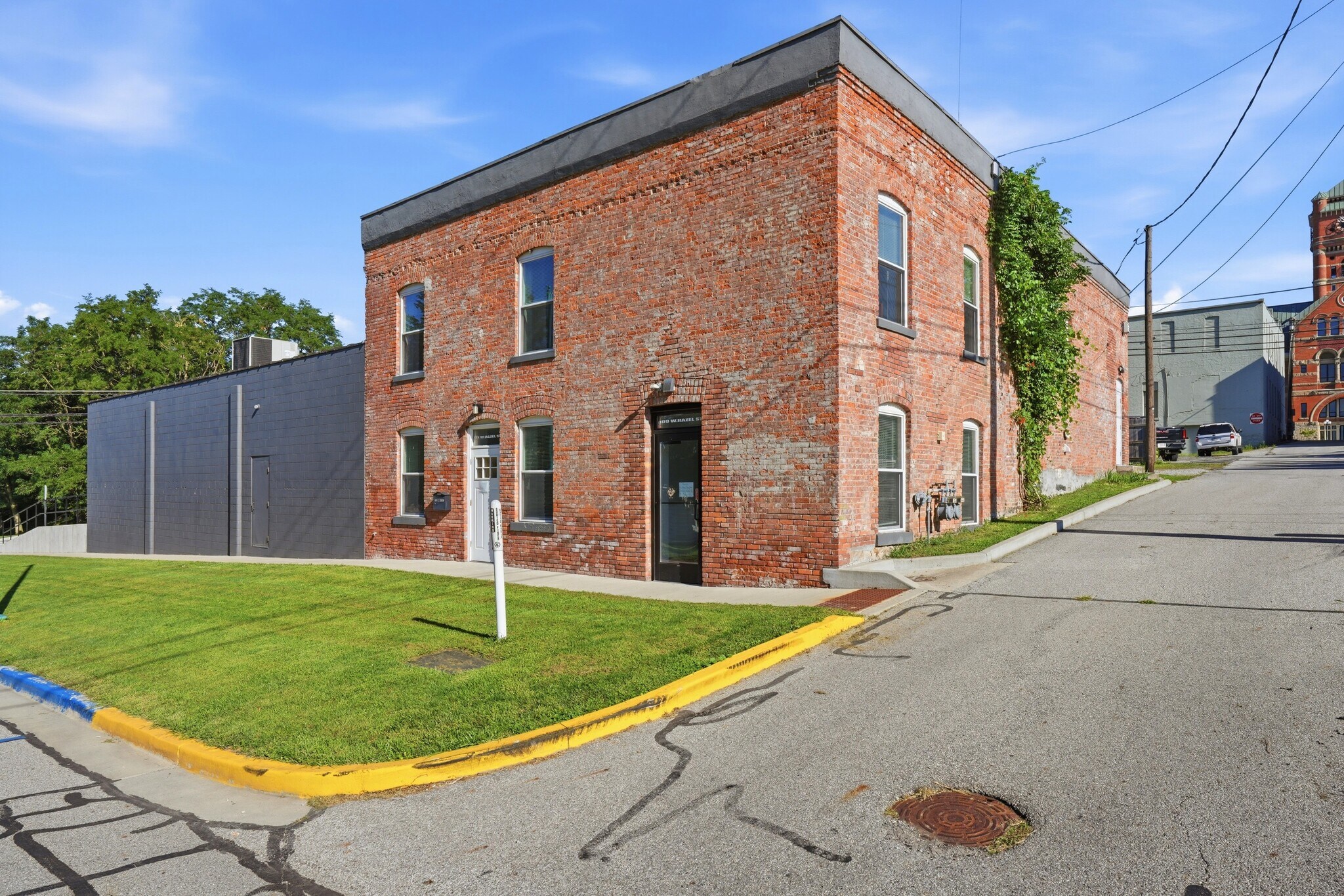 111 W Hazel St, Albion, IN for Sale