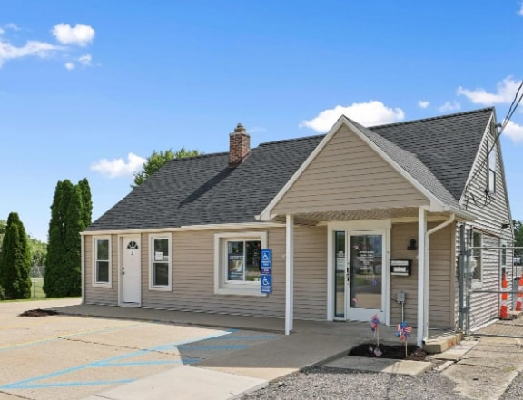 10433 N Holly Rd, Holly, MI for Rent