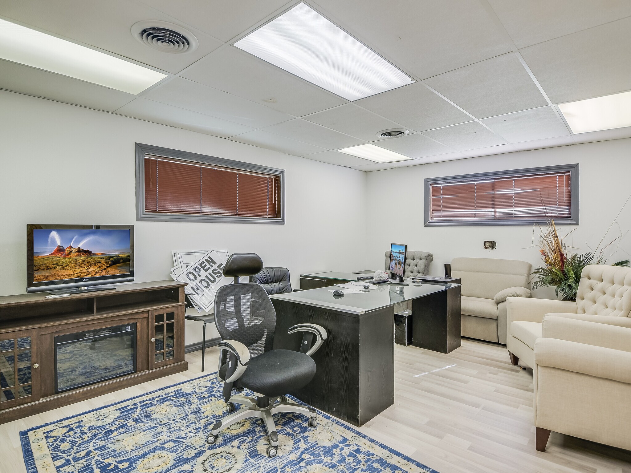 2230 W Southcross Blvd, San Antonio, TX for Rent