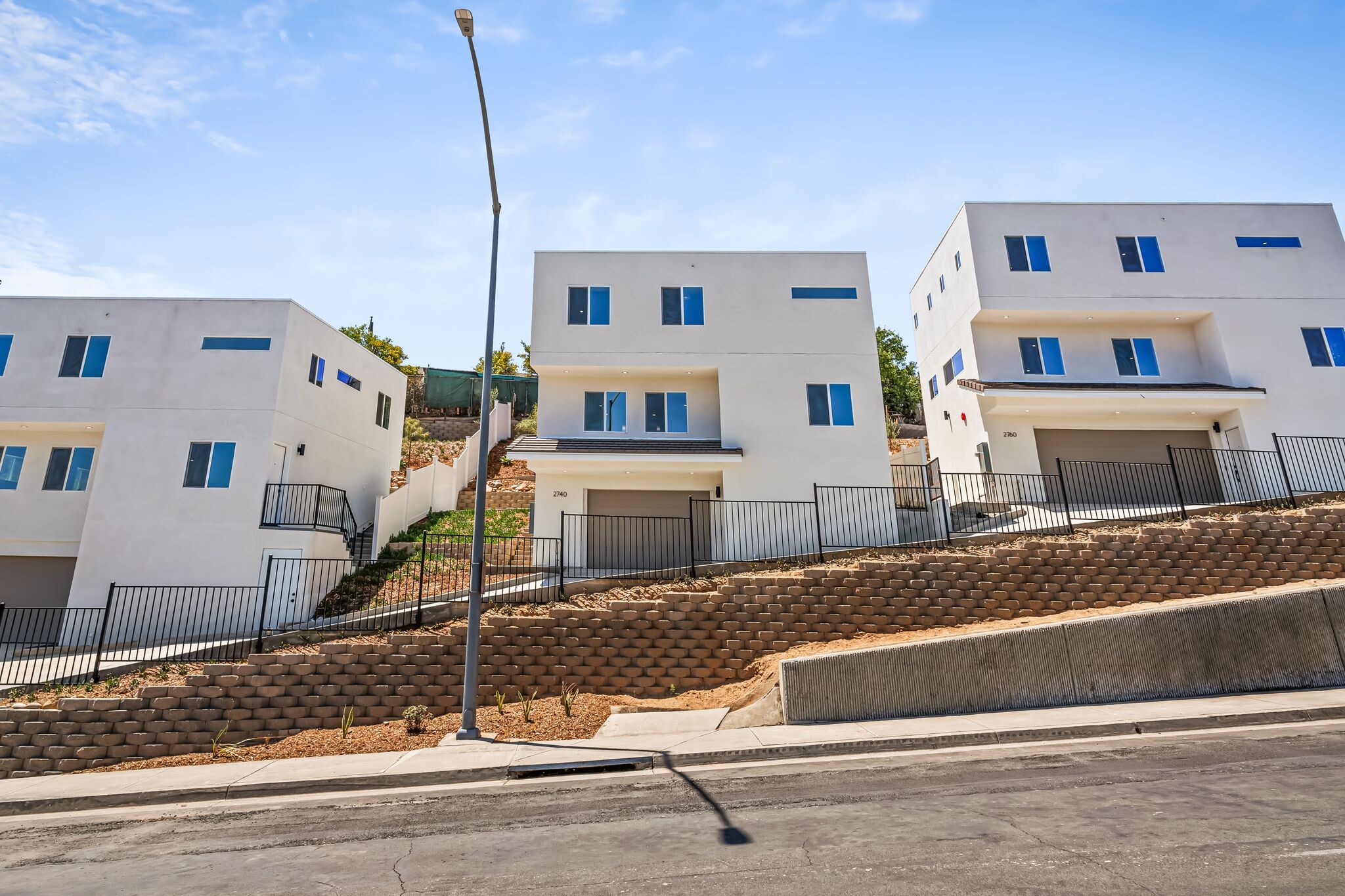 2720 Reo Dr, San Diego, CA for Sale