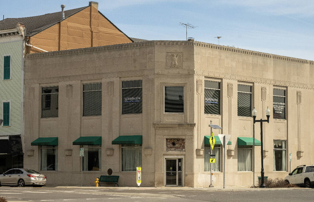 1 Monument Sq, Urbana, OH for Rent