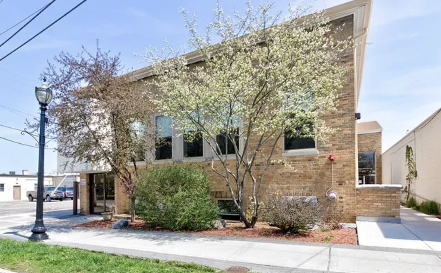 95 Grant St, Crystal Lake, IL for Sale