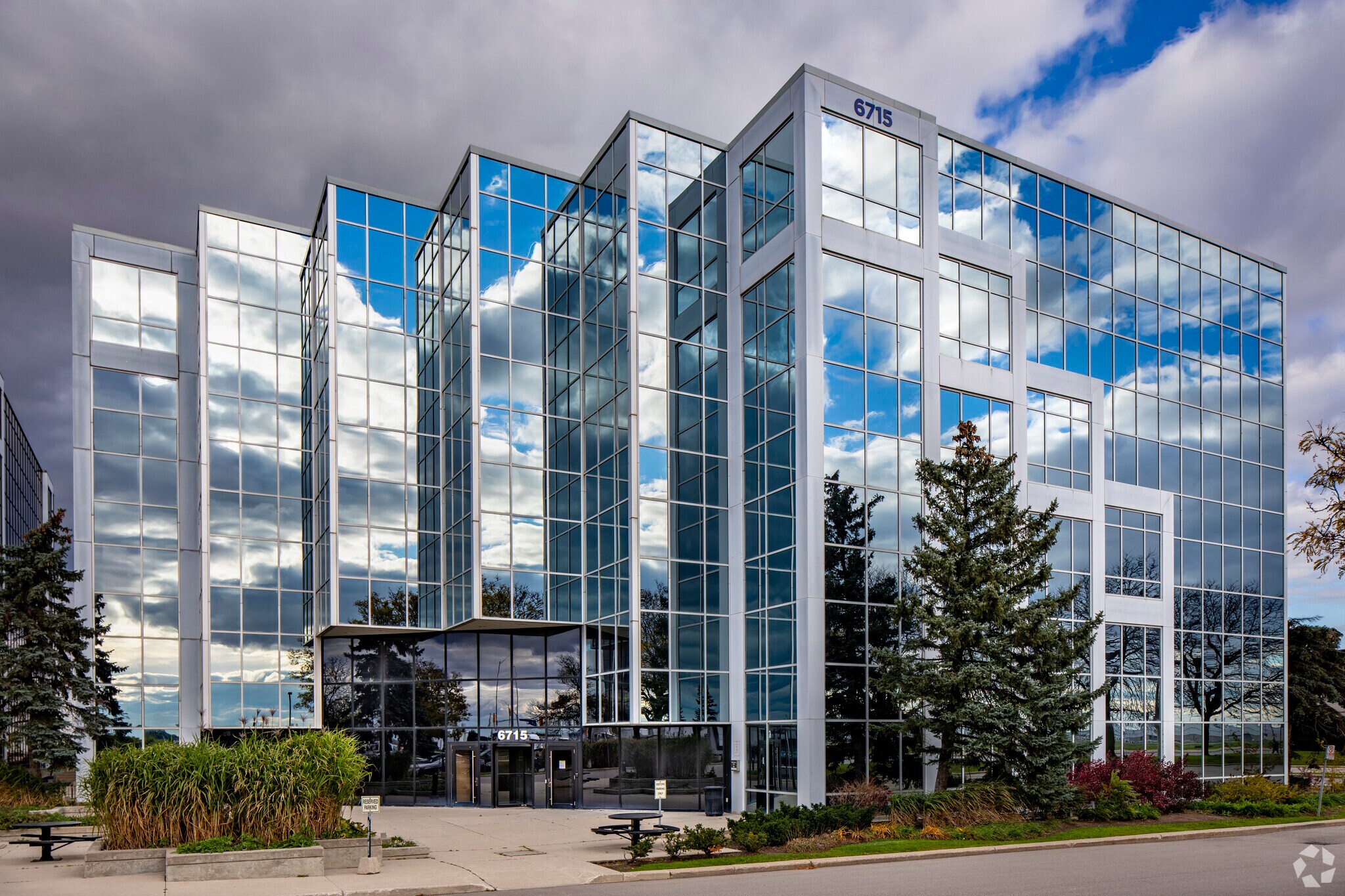 6715 Airport Rd, Mississauga, ON for Rent