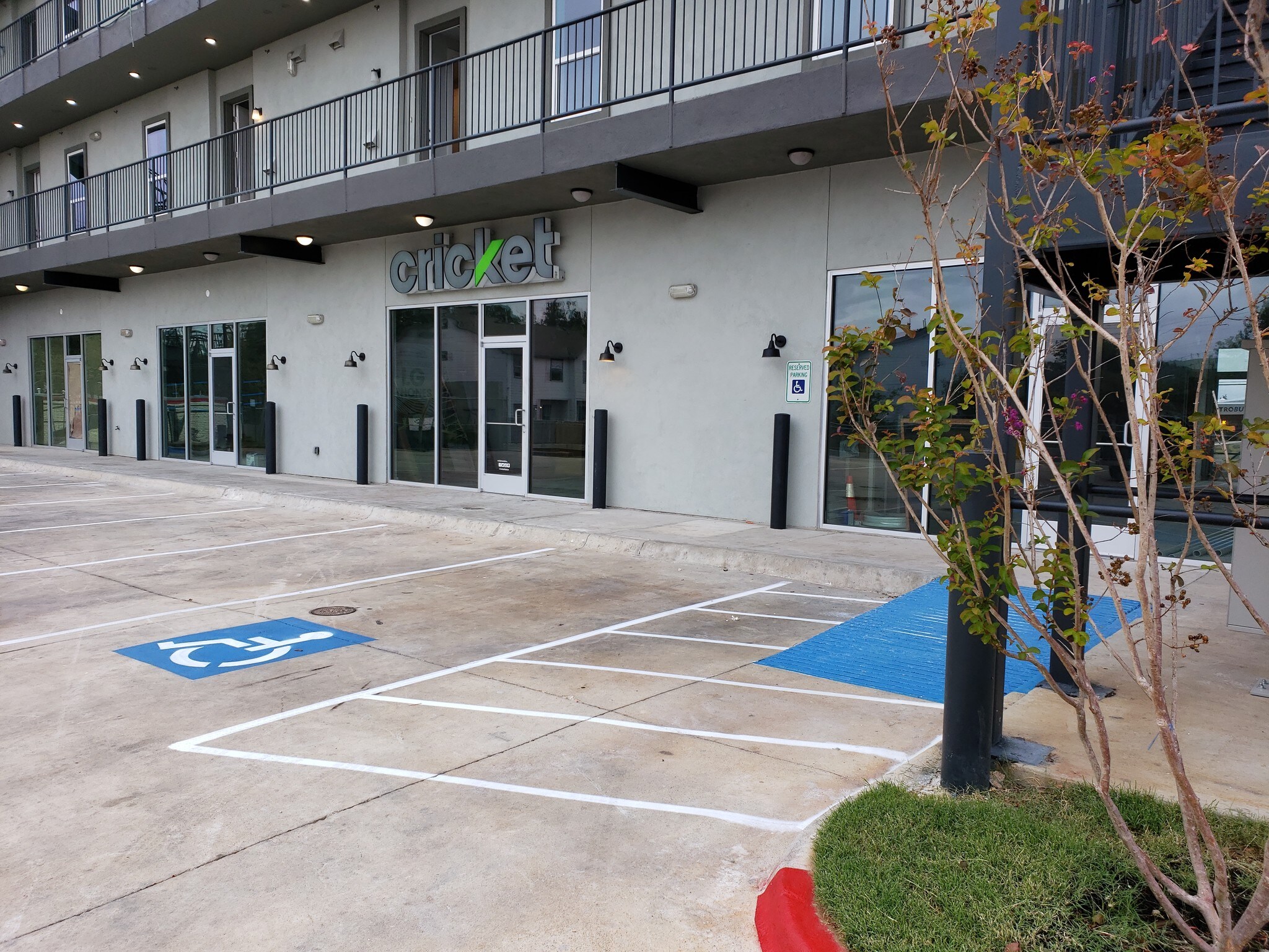 4505 E Martin Luther King Jr Blvd Austin, TX 78721 Retail Property