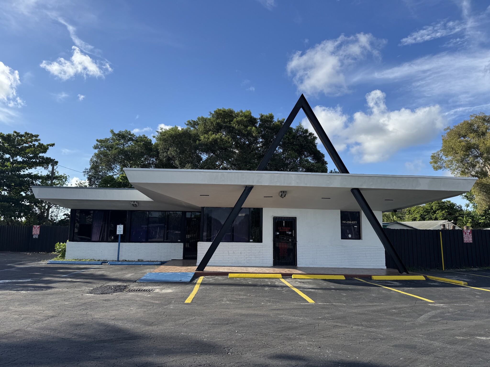1605 Rocket Blvd, Miami, FL for Sale