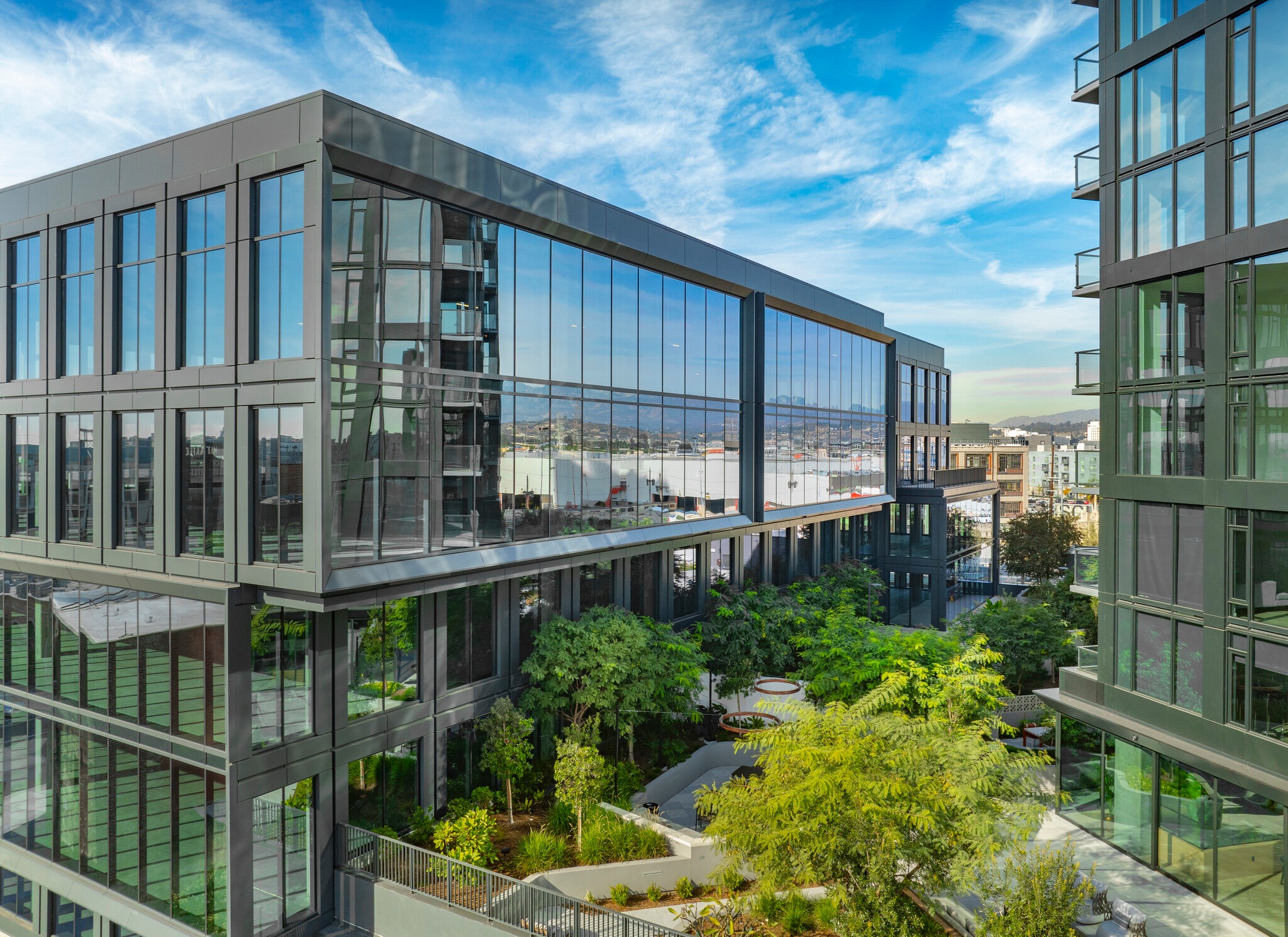 530 Mateo St, Los Angeles, CA for Rent