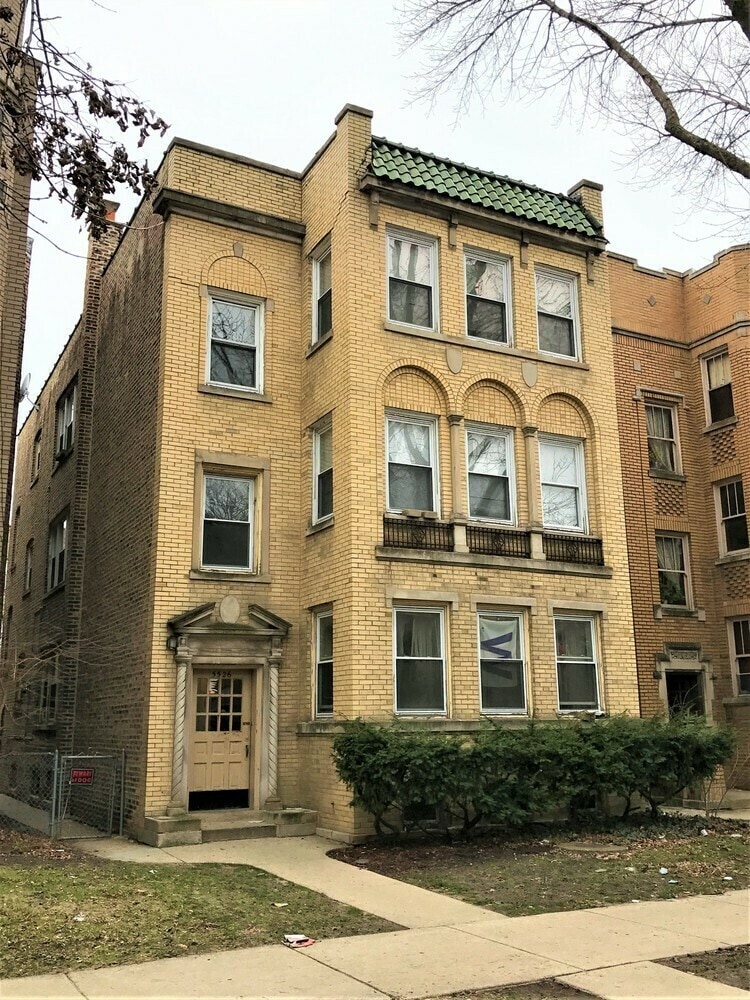 5526 N Artesian Ave, Chicago, IL for Sale