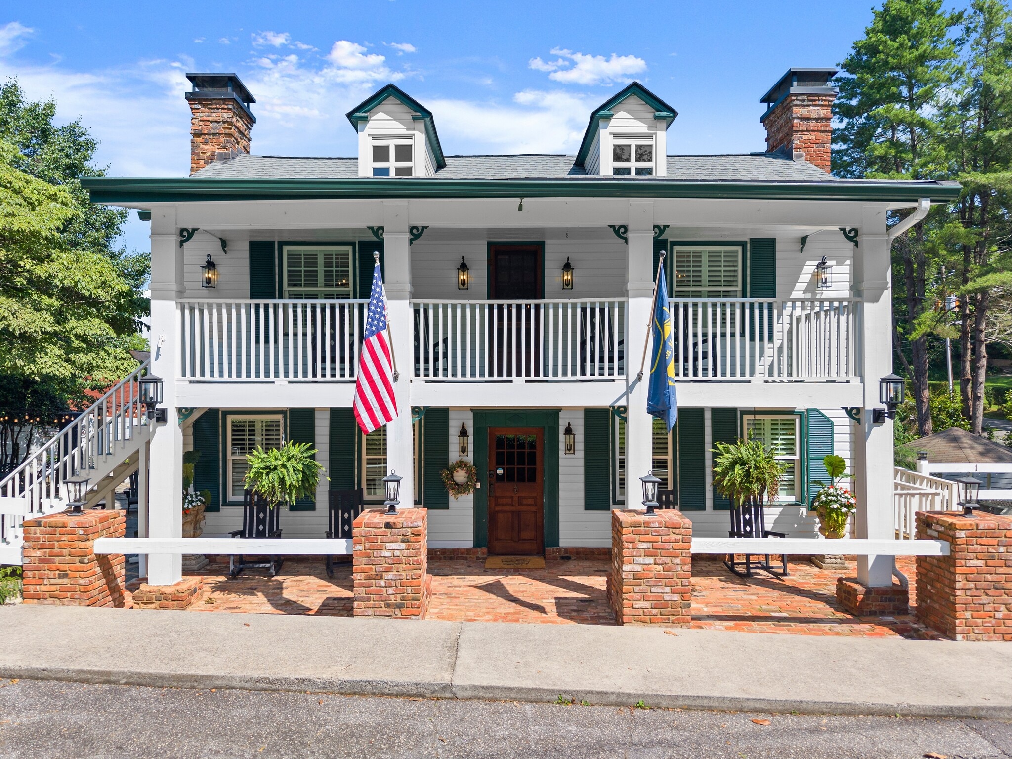 168 W Main St, Dahlonega, GA for Sale