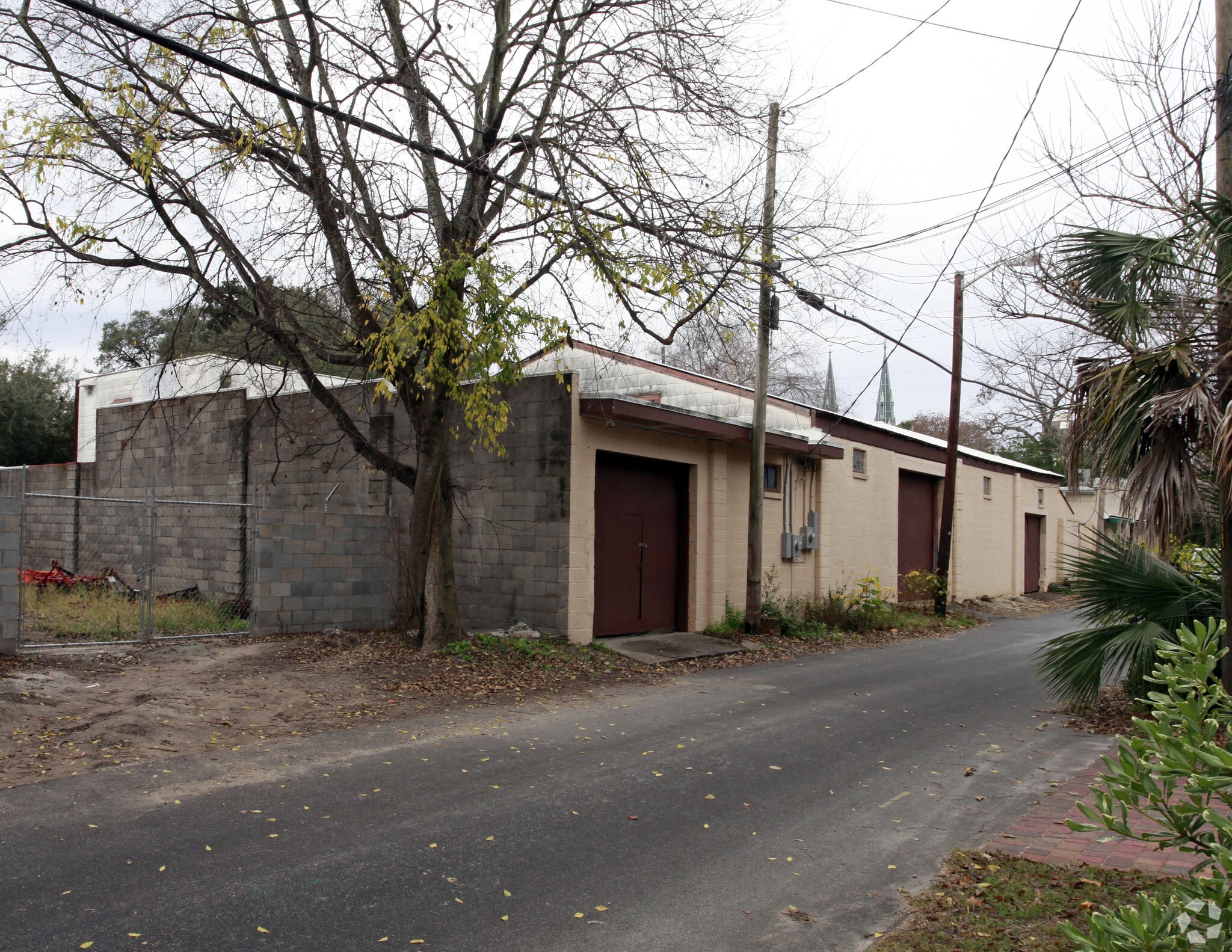 505 E Perry Ln, Savannah, GA for Rent