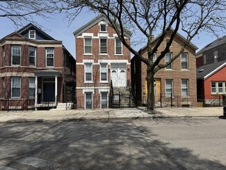 Chicago, IL Apartments - 2120 W Cullerton St
