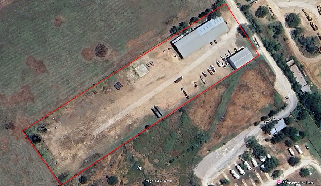 204 Pr Cardinal Ln, Jourdanton, TX for Rent