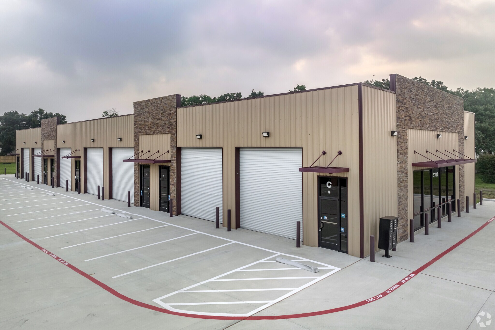 5702 Spring Cypress Rd, Spring, TX for Rent