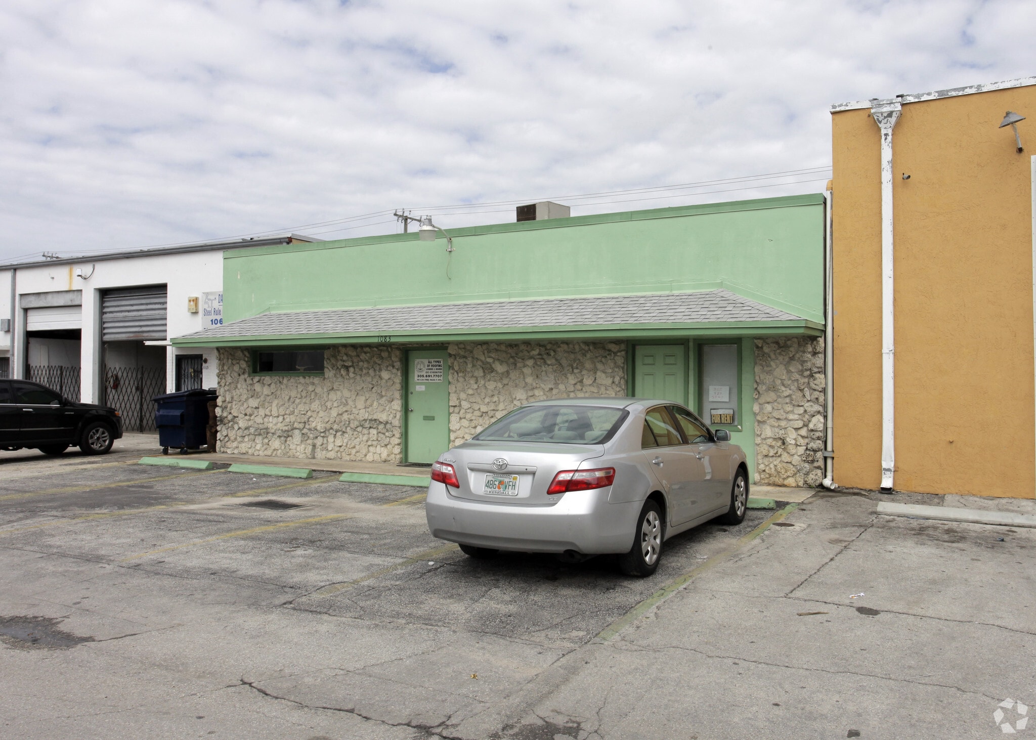 1081-1083 E 23rd St, Hialeah, FL for Rent